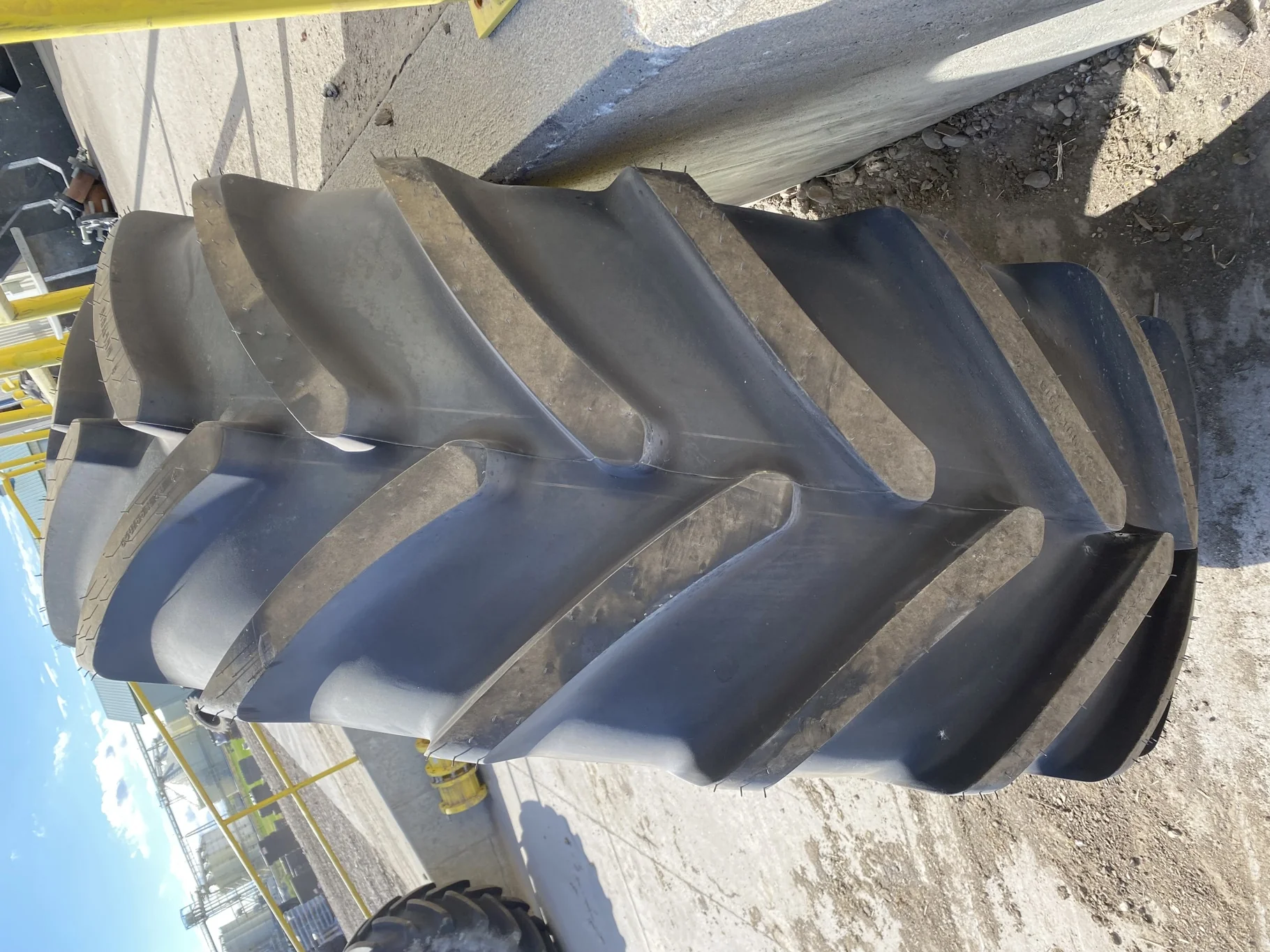 Take-Off 650/65R38 157D Michelin MultiBib R1W TL 95-100% On 20 x 38 12B .937 Yellow Sprayer Wheel image 3