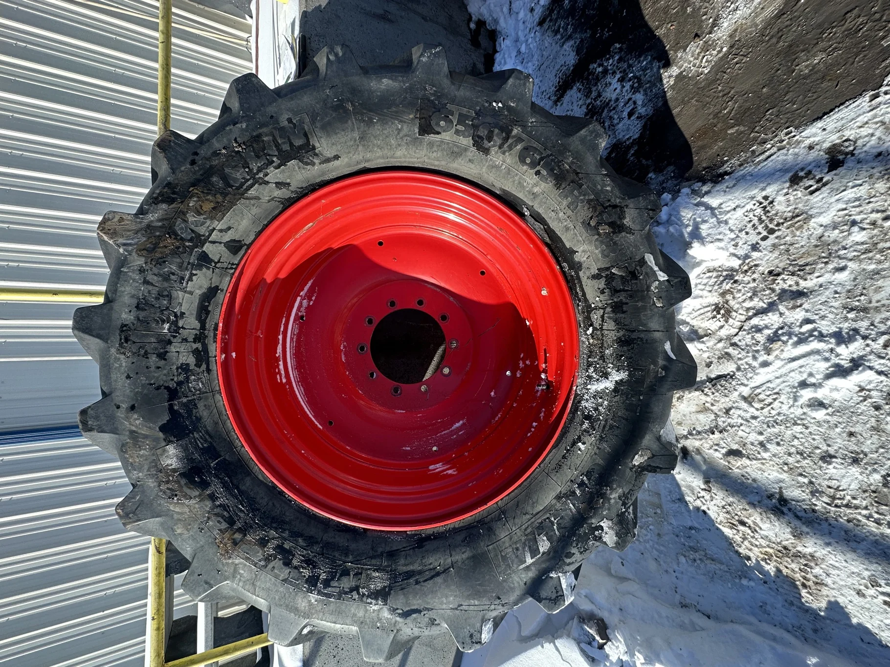 Used 650/65R38 Michelin MultiBib R1-W (157D) TL 60% On A 20 x 38 Fendt Red 10 Bolt Dual  (Stubble image 2