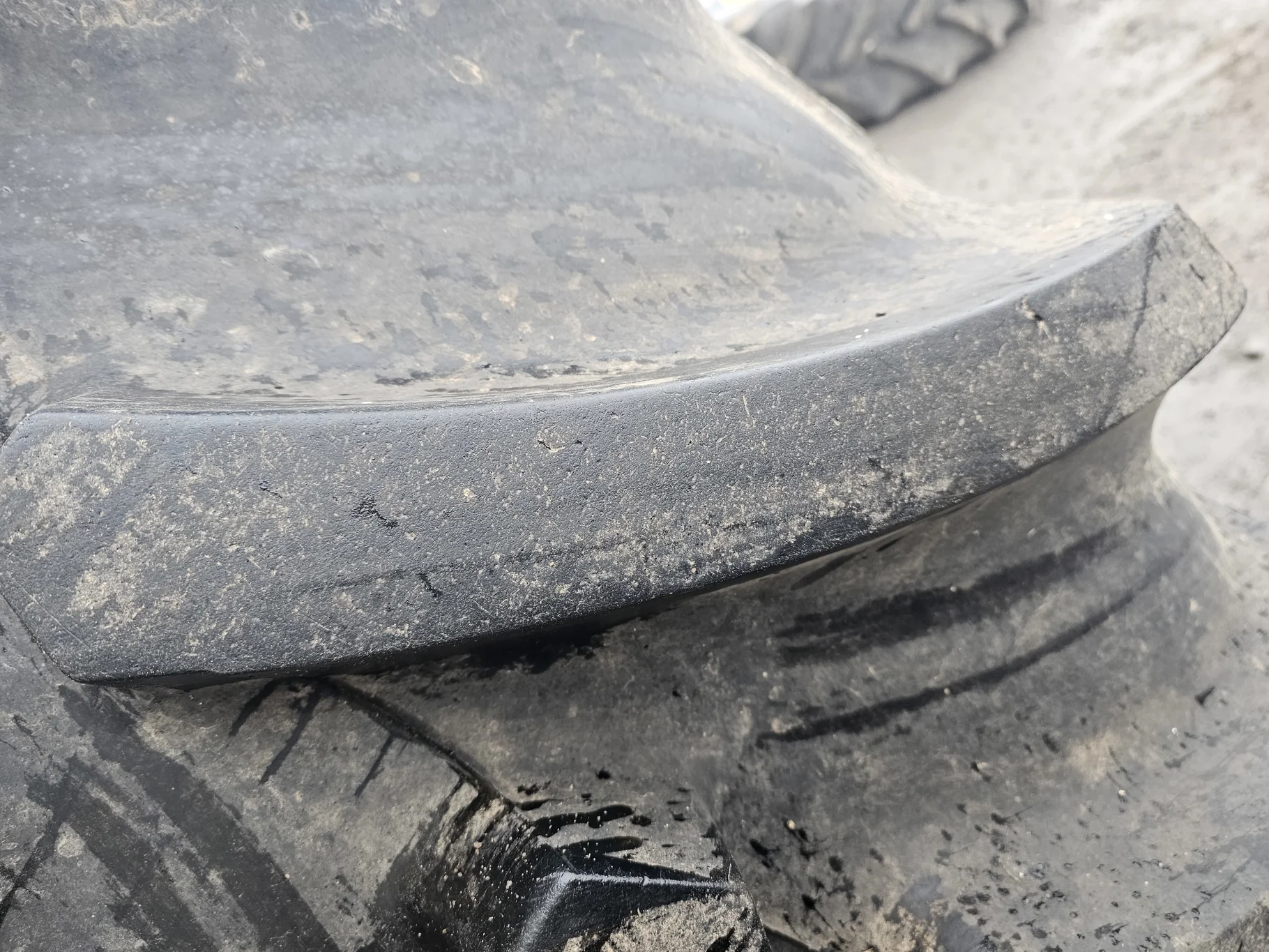 Used 650/85R38 Goodyear Optitrac 173B R-1W TL 85% on a 23 x 38 JD 10 Bolt Outside Dolly Dual Wheel image 5