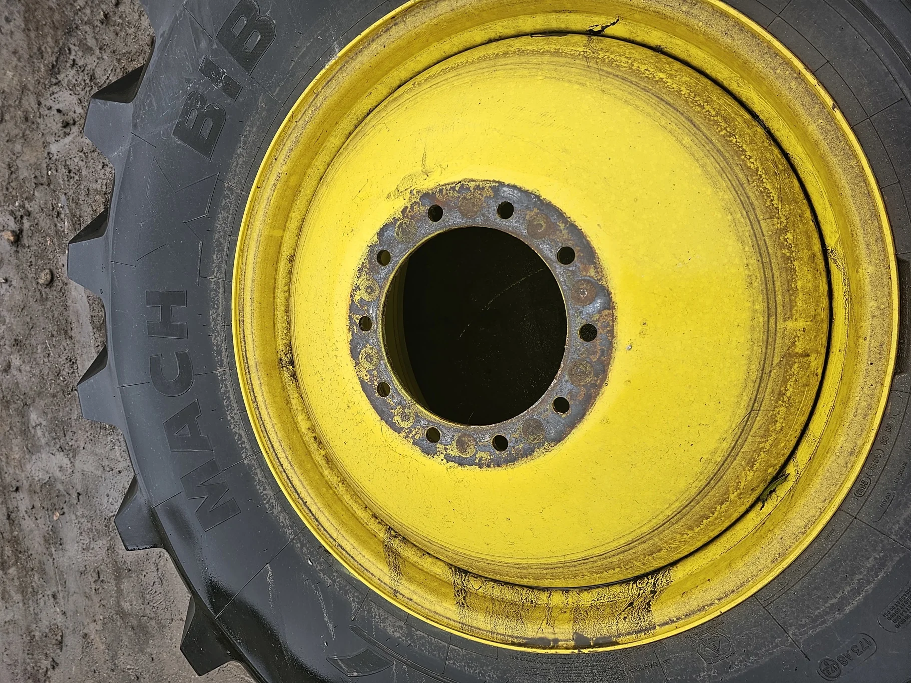 Used 650/85R38 MIchelin Mach X Bib 173B R-1W TL 95% on 23 x 38 JD 10 Bolt Inside DD Wheel - image 8