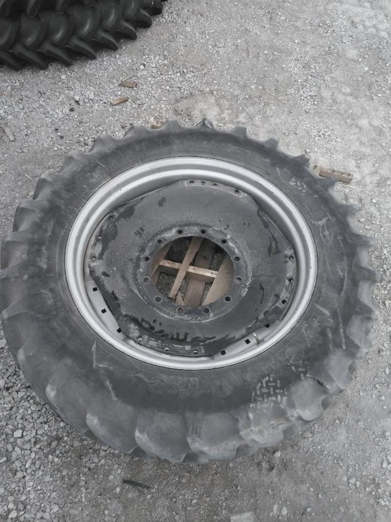 Used 380/80R38 142B Firestone RAT DT TL R-1W 80-85% On 12 x 38 12-16.732-14.040 Waffle 3 Bolt/Disc