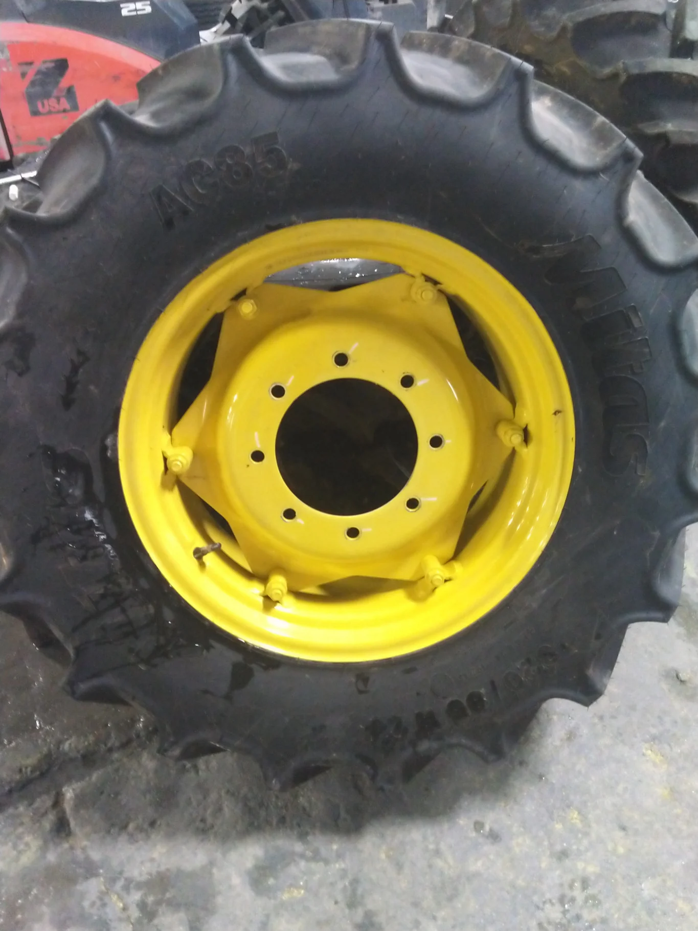 Take-Off 320/85R24 122B Mitas AC85 TL R-1W 95-100% On 10 x 24 8-10.82-8.78 6 Clamp With Disc image 2