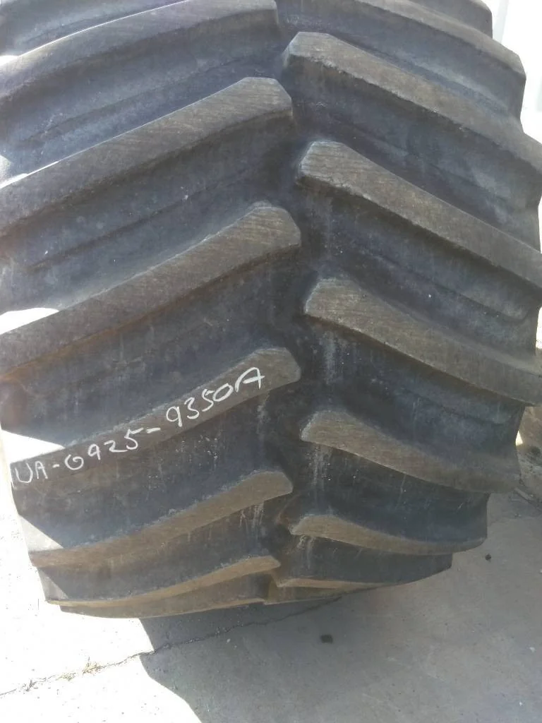 Used IF1250/50R32 201B Firestone Deep Tread 23 TL R-1W 90-95% On 32 x 44 20-13.19-11.07 Combine image 3