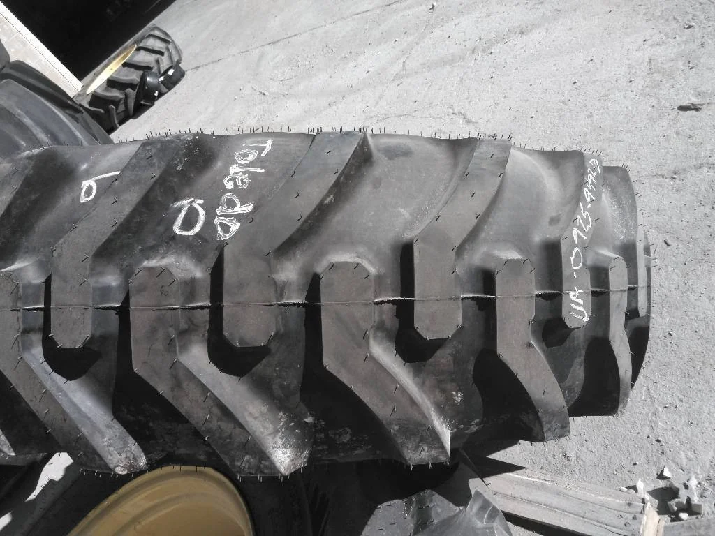 Take-Off 16.9-24 138A8 Galaxy Industrial Lug TL R-4 95-100% On 15 x 24 8-8-6 Implement Wheel image 2