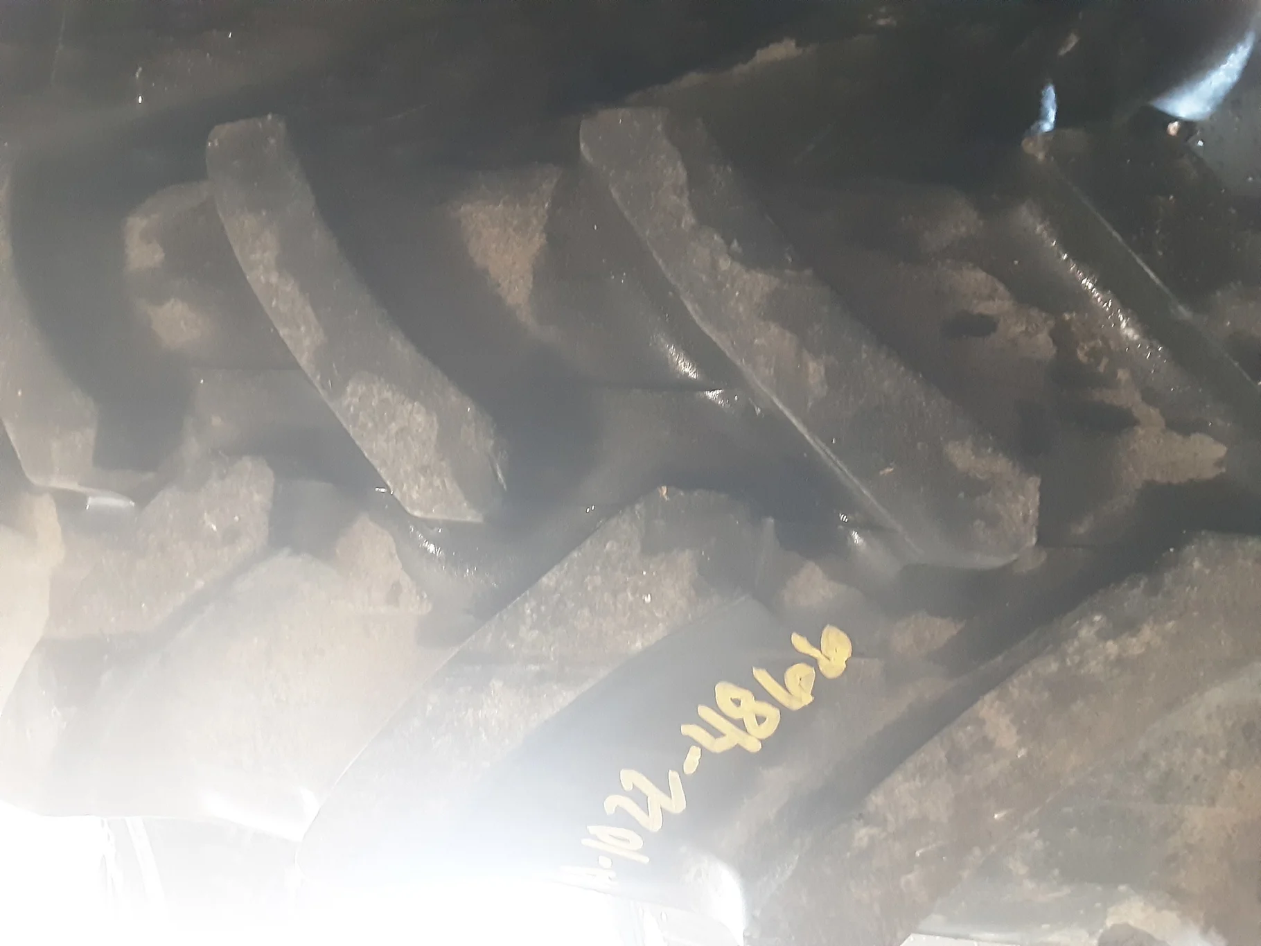 Used IF320/105R46 Alliance 354 AgriFlex R1-W (166D) 80% on a 10 x 46 John Deere Yellow 12 Bolt (.938 image 4