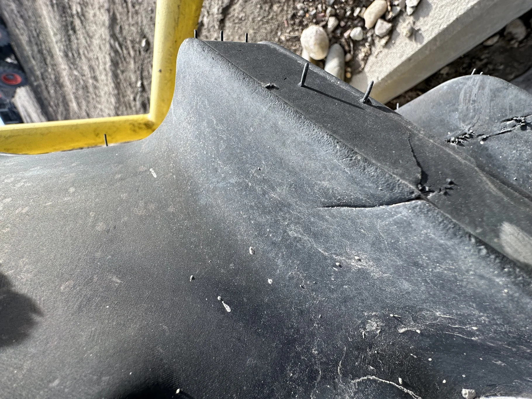 TAKE-OFF 320/90R42 Firestone Radial 9000 R-1W (139B) TL on a 10 X 42 JD Yellow GKN 4/2 Rail Wheel ( image 3