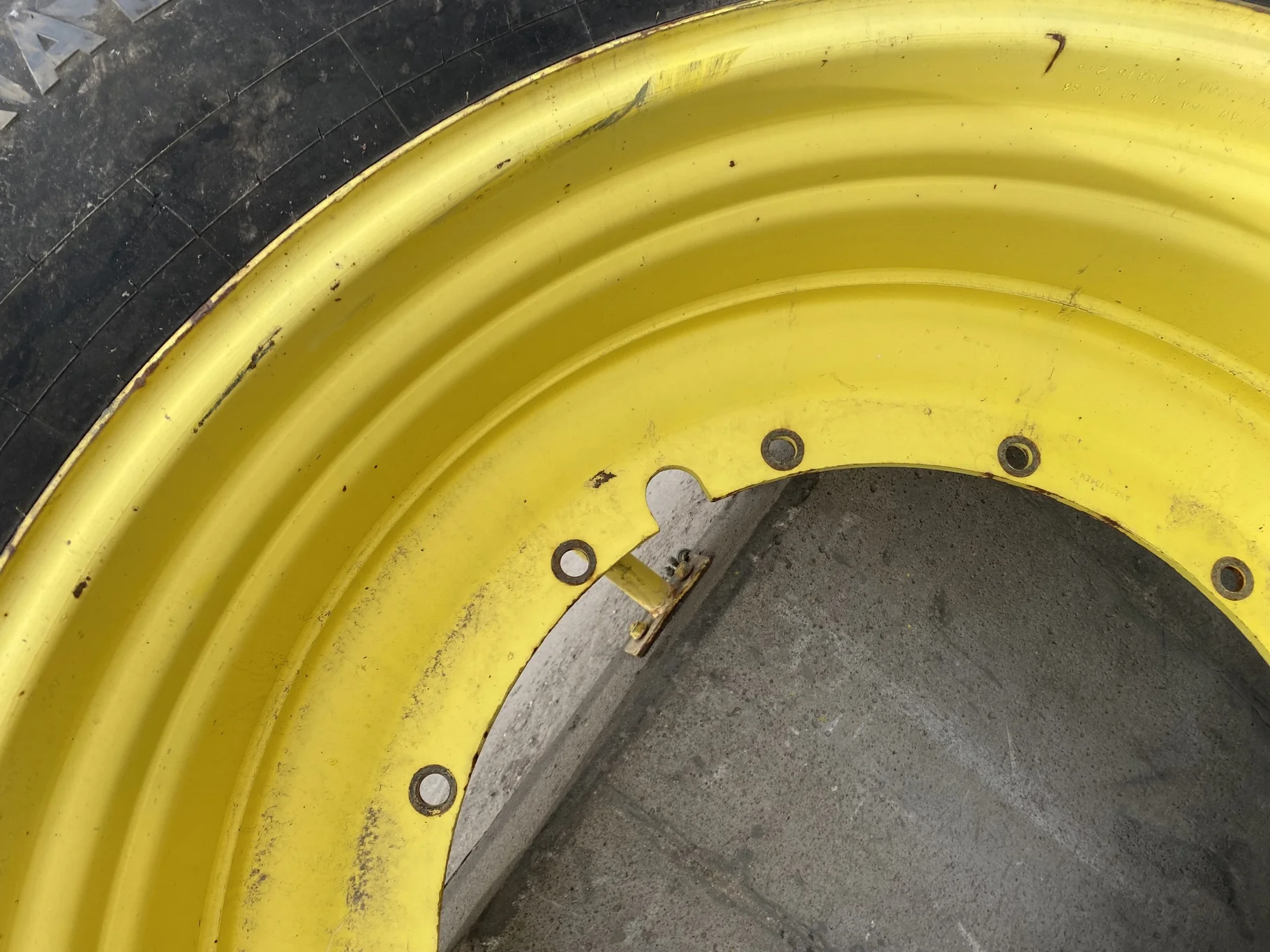 Used 620/70R46 Titan AG49M R-1W (162A8/B) TL 90% on 20 X 46 12-32.047-30.17 JDY Sprayer Stub image 6