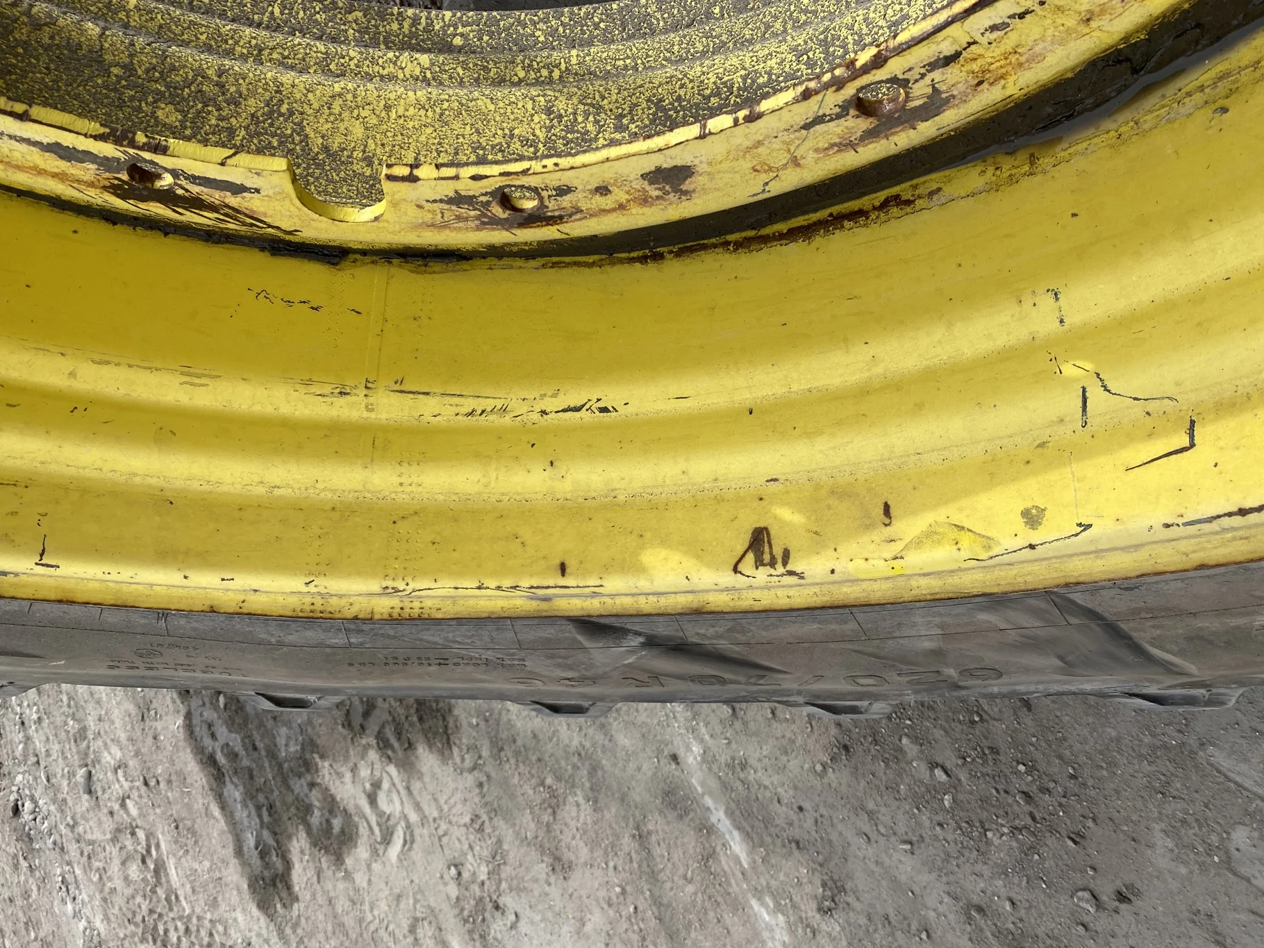 Used 620/70R46 Titan AG49M R-1W (162A8/B) TL 90% on 20 X 46 12-32.047-30.17 JDY Sprayer Stub image 7