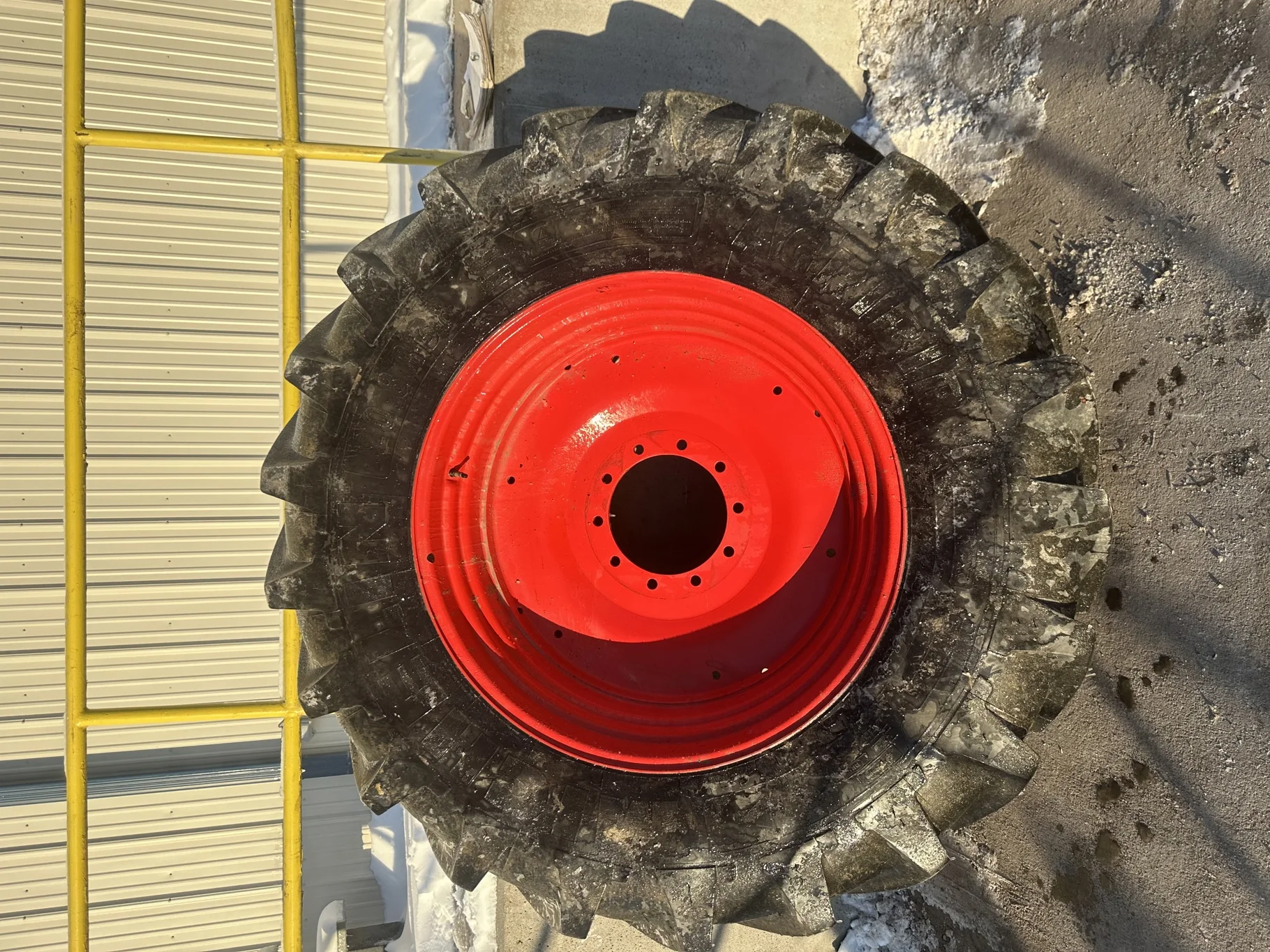 Used 20.8R38 159A8/156B Michelin AgriBib R-1W TL 85% On 18 x 38 10 Bolt (.937) Dual Wheel Fendt Red image 2