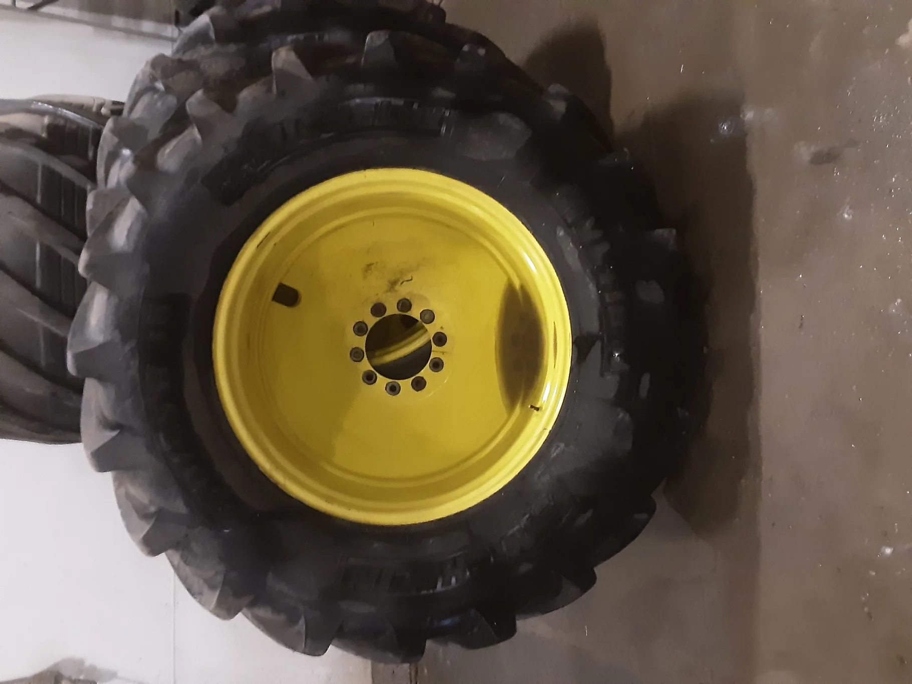 Used 650/65R38 Michelin MultiBib R-1W 157D TL 85% on 18 x 38 10-12-9.5 Inside Dolly Dual image 2