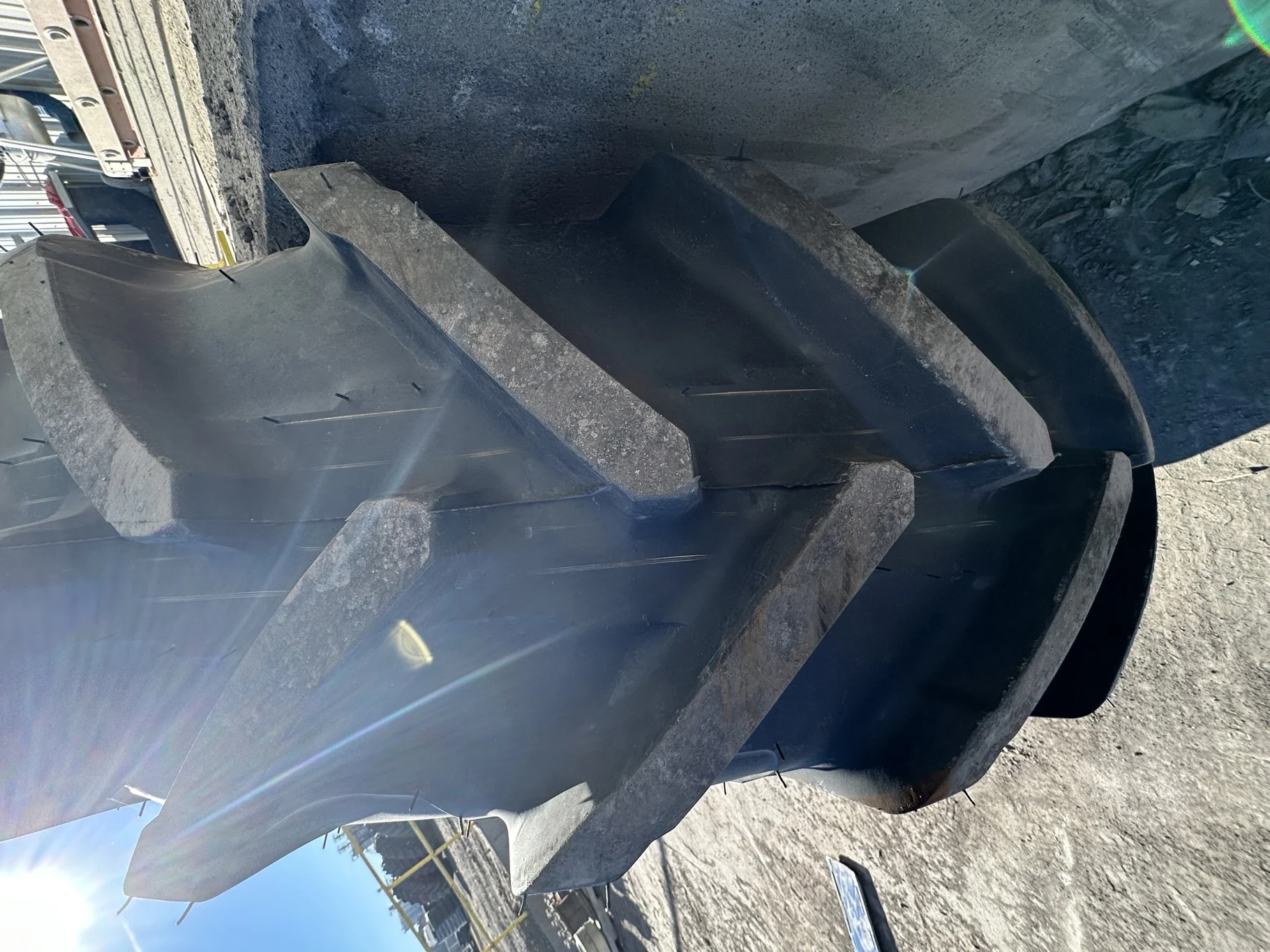 Take-Off 420/85R34 16.9R34 147A8/147B Michelin AgriBib 2 R-1W TL on a 14 X 34 12B Waffle FR Wheel image 4