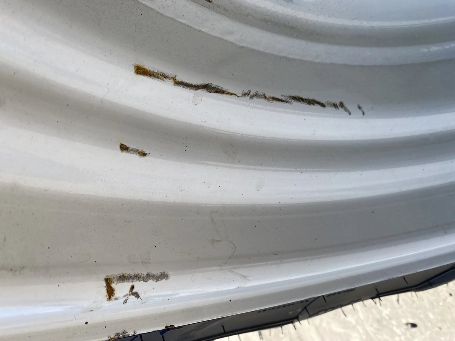 Take-Off 320/85R34 Michelin AgriBib 2 R1W 133A8/B on 10 X 34 NH White 12 bolt w/ 8 bolt disc image 9