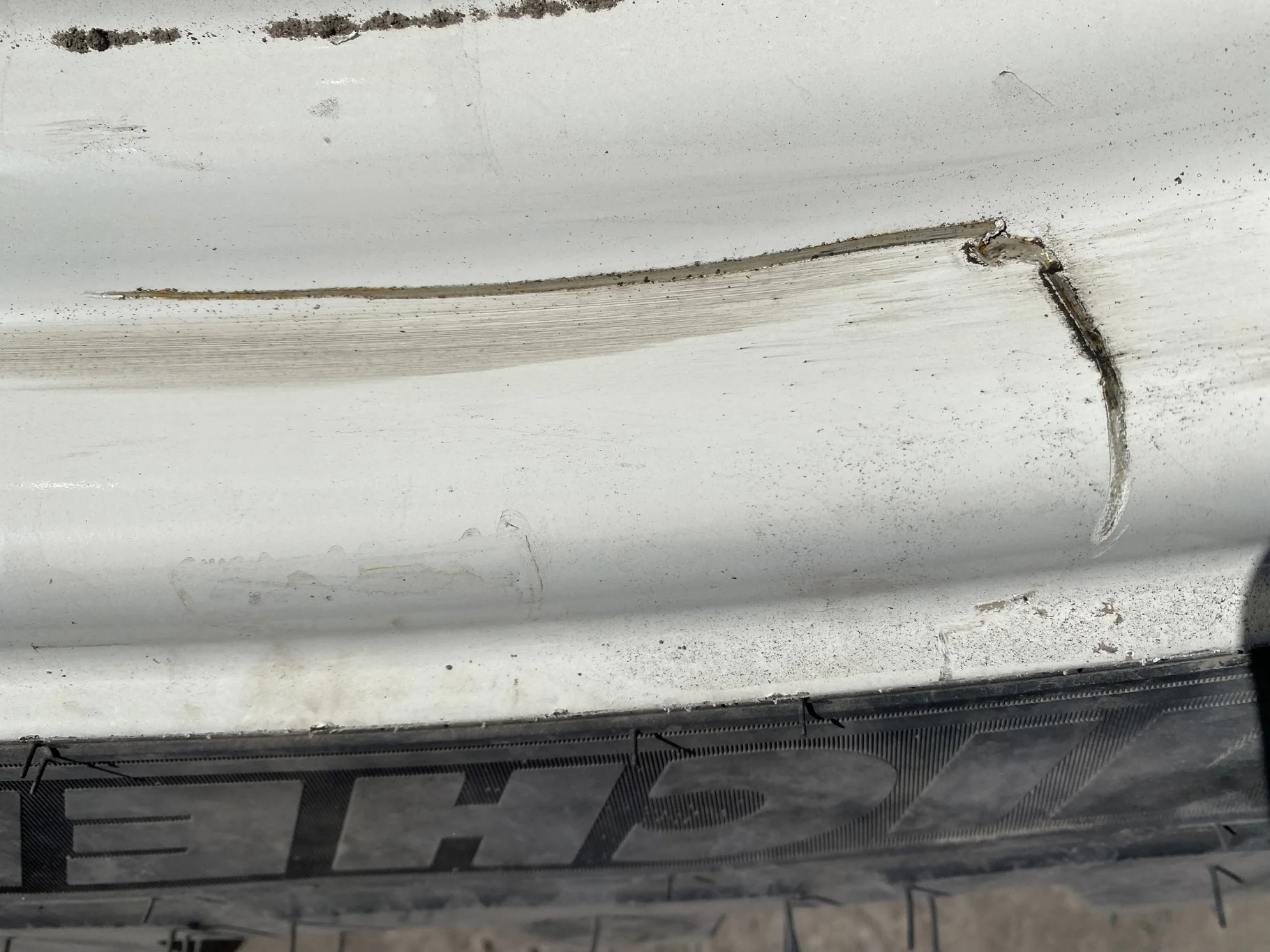 Take-Off IF320/90R50 Michelin AgriBib Row Crop R-1W 153A8  TL on a 10 X 50 NH white 16 bolt wheel image 5