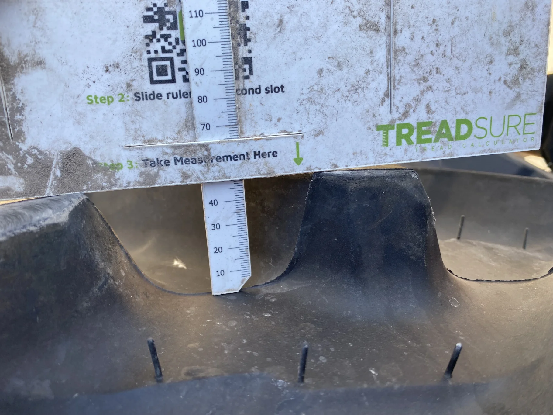 Take-Off 320/85R34 (12.4R34) Michelin AgriBib 2 R-1W 133A8/133B TL on a 10 X 34 NH White 12 bolt wh image 11