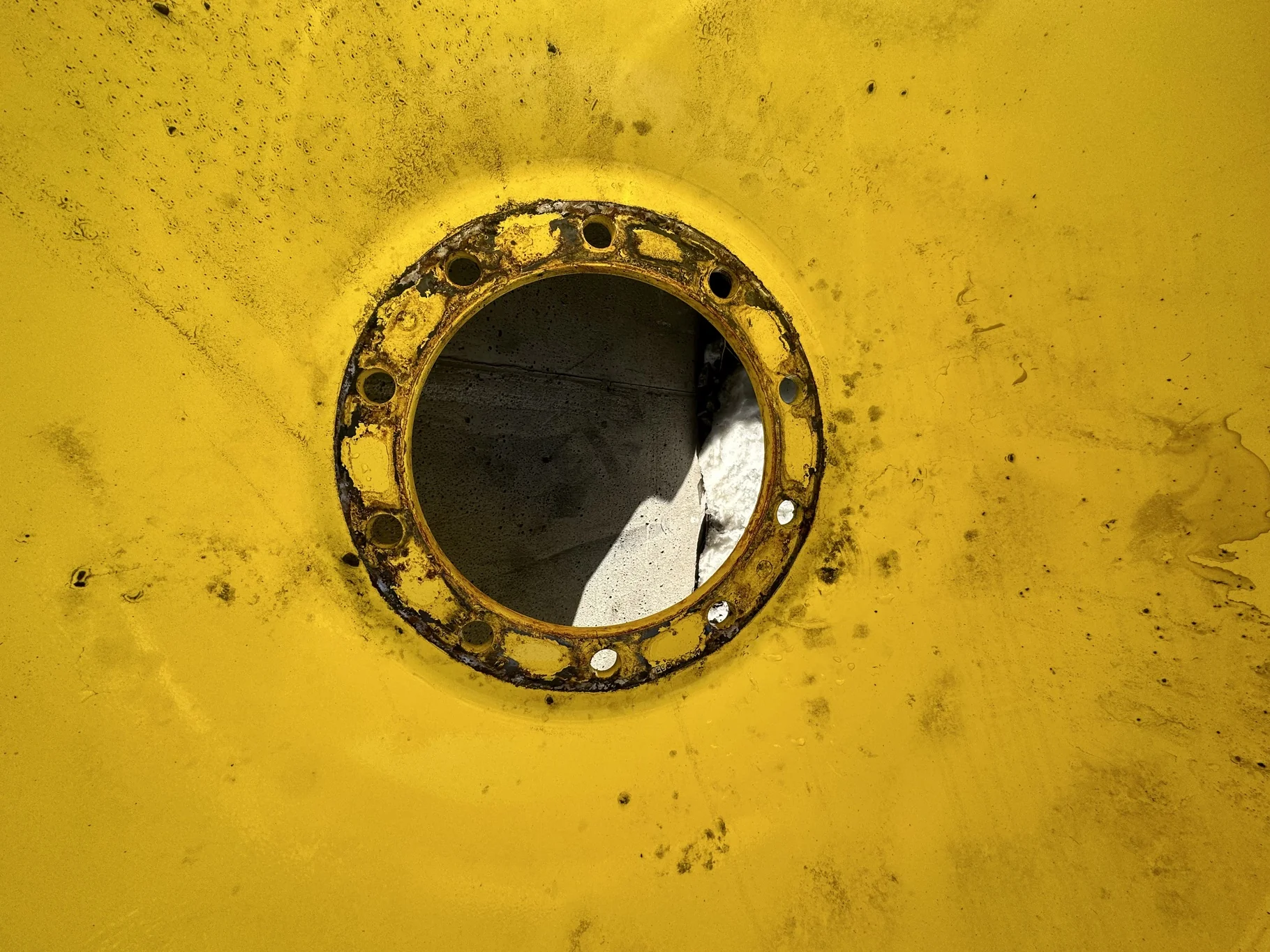 Used 650/85R38 Goodyear Optitrac 173D R-1W TL 90% on a 23 x 38 JD Yellow 10 Bolt Inside Dolly image 3