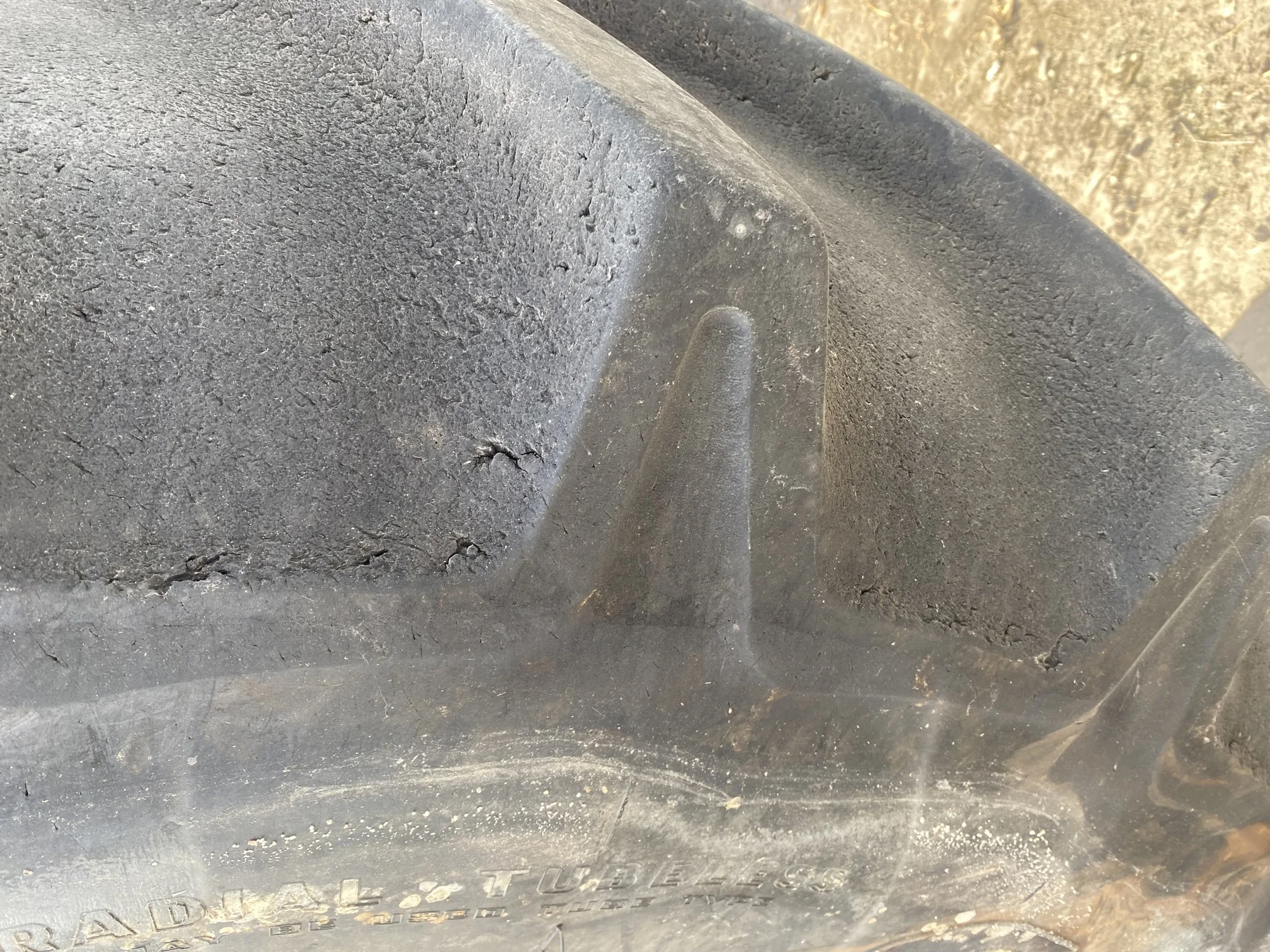 Used 710/70R38 Goodyear Optitrac DT824 80% on 23 x 38 Rogator 12-15.748-13.829 Sprayer Wheel image 8
