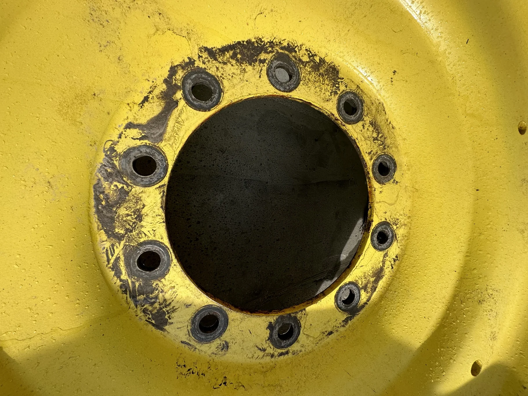 Used VF480/80R50 Michelin YieldBib R-1W 166A8/166B TL 65% on a 15 x 50 JD Yellow 10 Bolt (.906 image 2