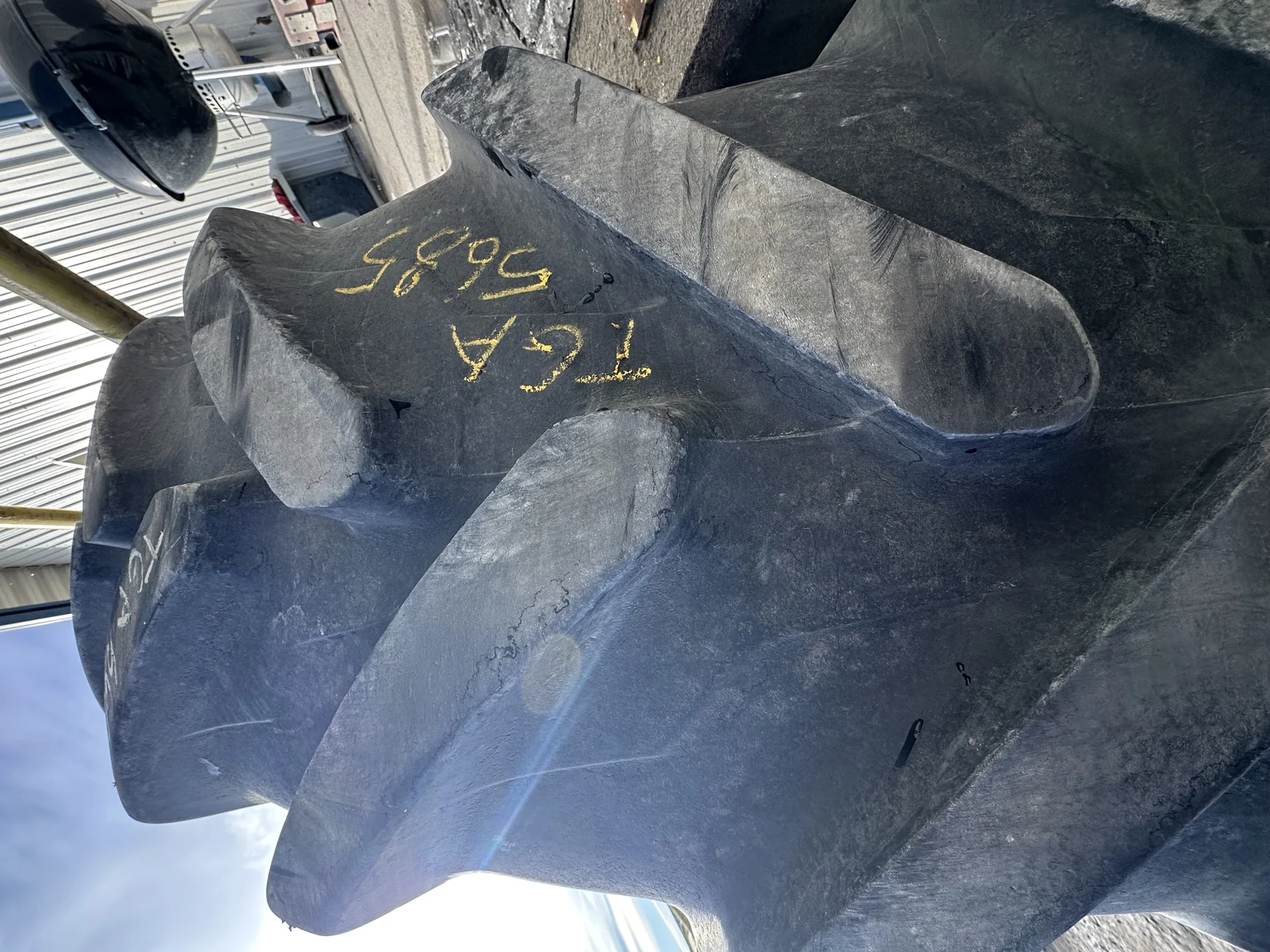 Used VF480/80R50 Michelin YieldBib R-1W 166A8/166B TL 65% on a 15 x 50 JD Yellow 10 Bolt (.906 image 3