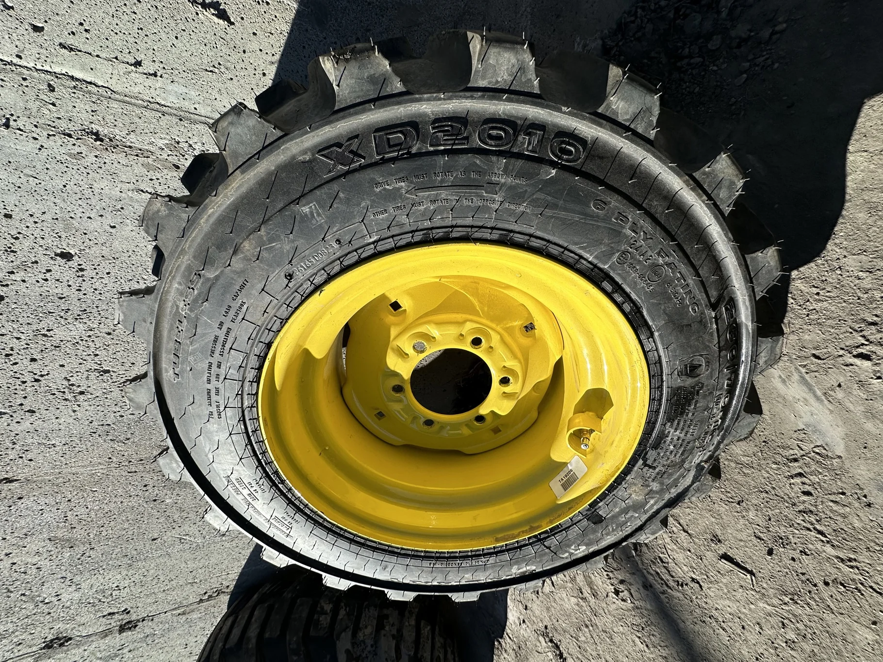 TAKE-OFF 260/70-16.5 Galaxy XD2010 R-4 C(6Ply) (124A2) TL on a 8.25 X 16.5 JD Yellow 6 Bolt Im