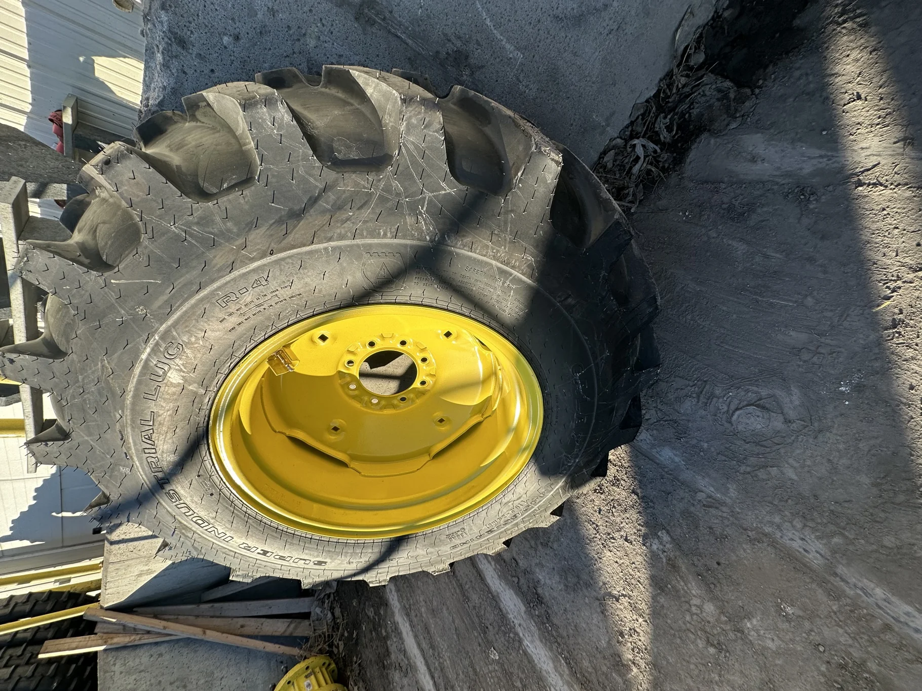TAKE-OFF 440/80 R24 Galaxy Super Industrial Lug R-4 C(6Ply) TL on a 15 X 24 JD Yellow 8 Bolt (
