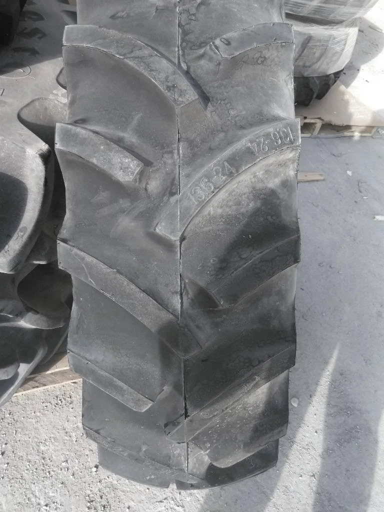 Take-Off 13.6-24 4PLY Titan Hi - Traction Lug TL R-1 95-100% On 12 x 24 8-8-6 6 Clamp With Disc image 2