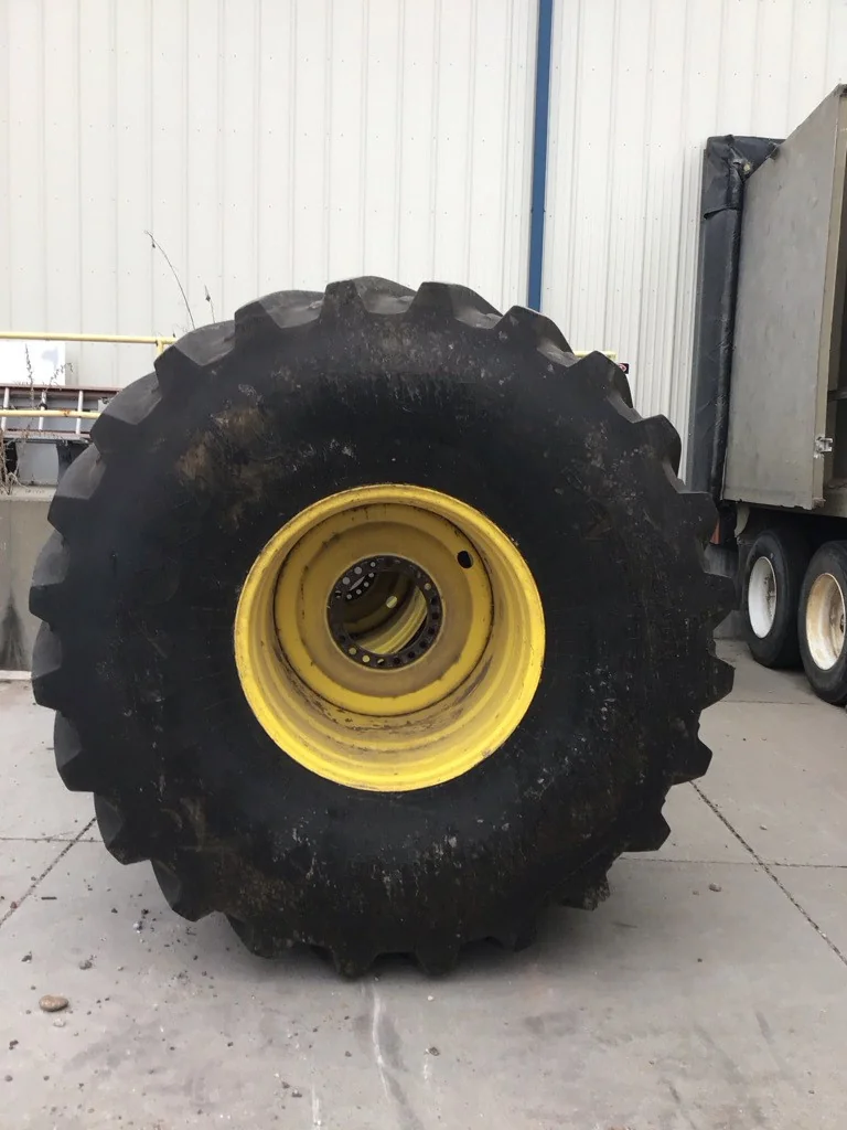 Used IF1250/50R32 201B Firestone Deep Tread 23 TL R-1W 90-95% On 32 x 44 20-13.19-11.07 Combine 3