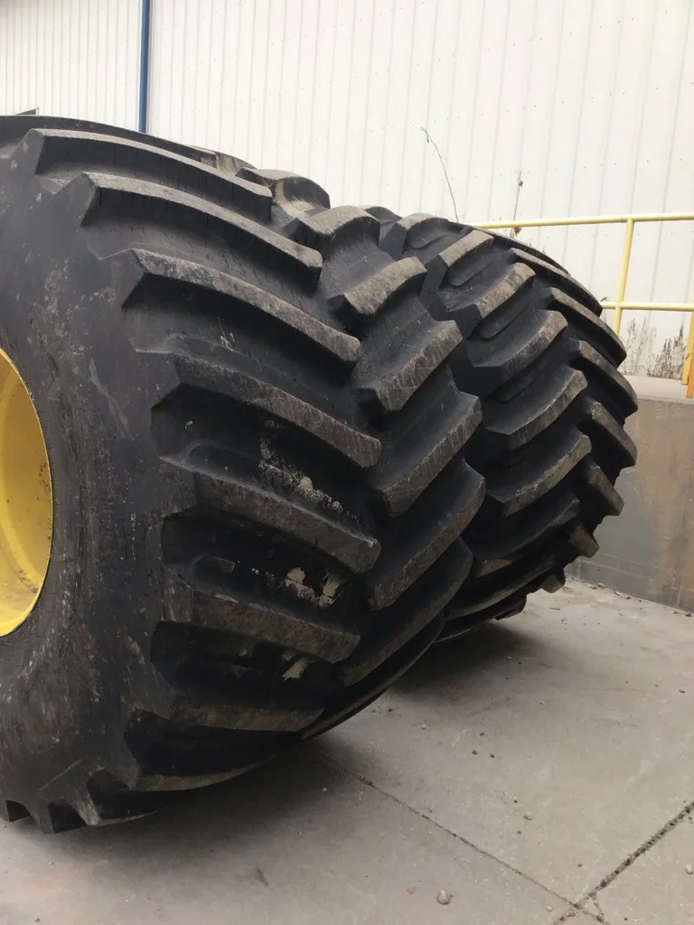 Used IF1250/50R32 201B Firestone Deep Tread 23 TL R-1W 90-95% On 32 x 44 20-13.19-11.07 Combine 3 image 6