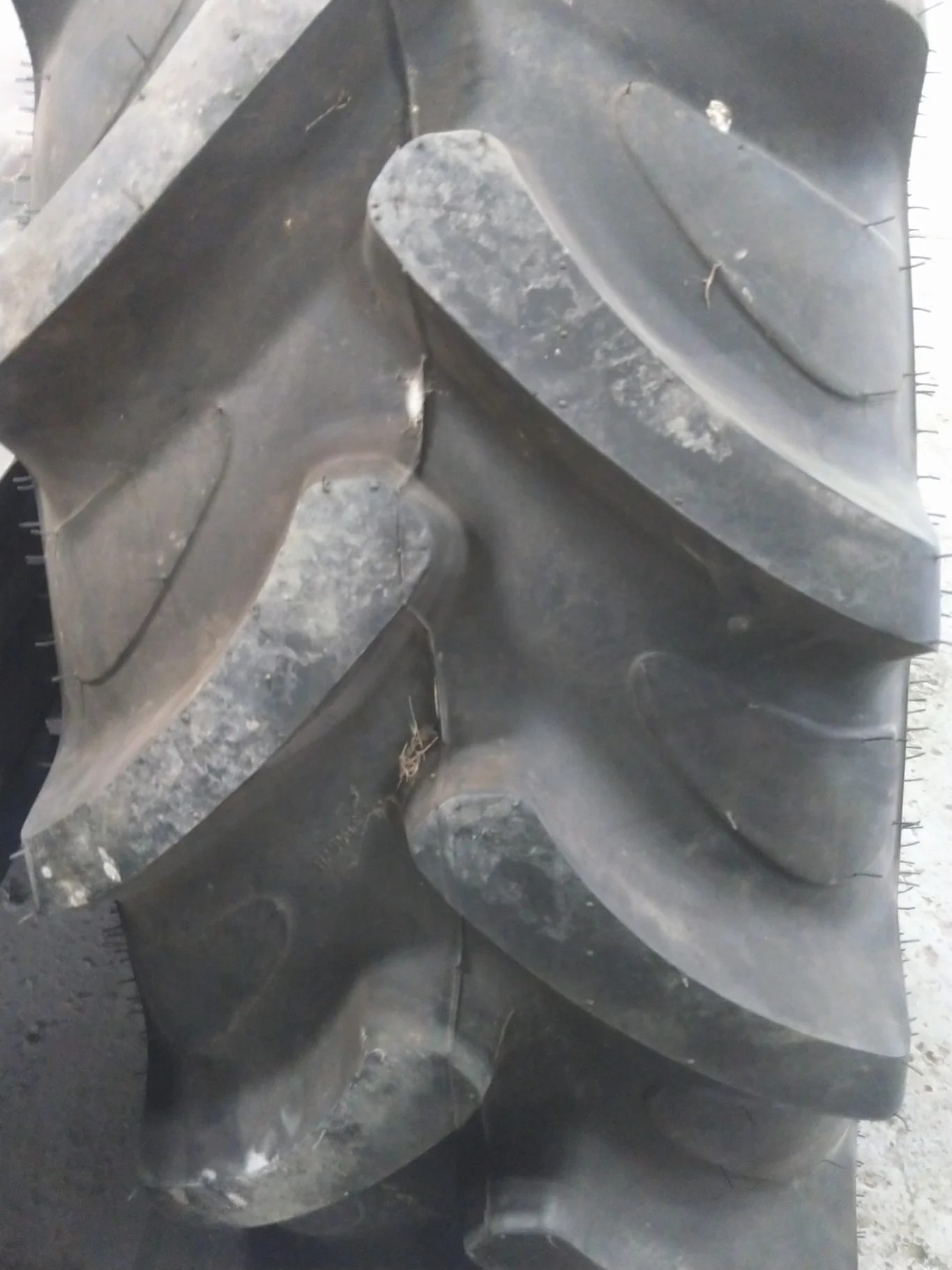 Take-Off 420/85R30 140B Galaxy Earth Pro TL R-1W 95-100% On 14 x 30 8-8-6 6 Clamp/Disc image 2