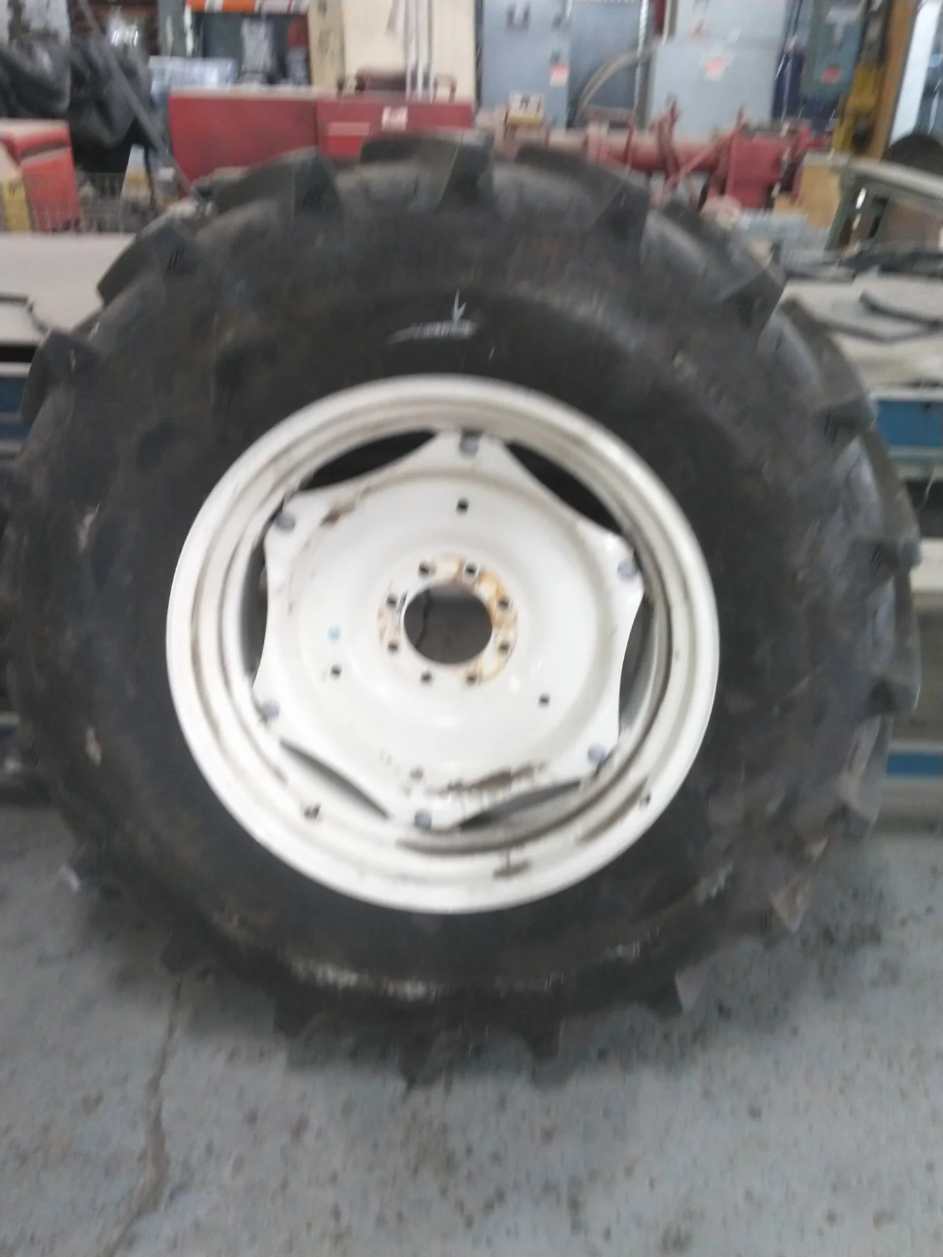 Take-Off 420/85R30 140B Galaxy Earth Pro TL R-1W 95-100% On 14 x 30 8-8-6 6 Clamp/Disc image 6