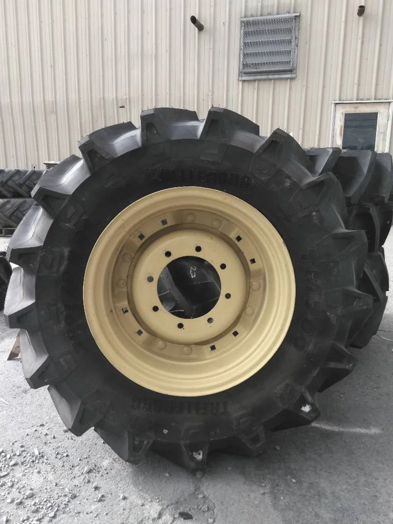 Take-Off 380/70R24 125A8 Trelleborg TM700 TL R-1W 95-100% On 14 x 24 8-10.82-8.78 Waffle 2 Bolt/Disc