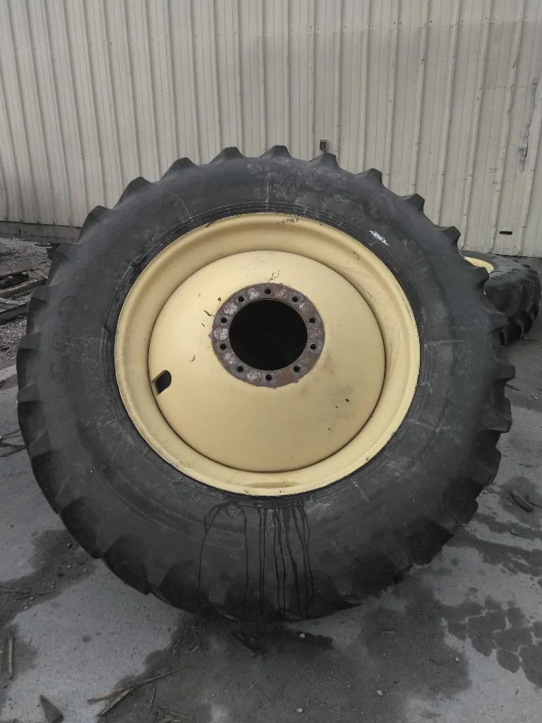 Used 520/85R42 157A8 Goodyear Ultratorque Radial DT 712 TL R-1 80-85% On 18 x 42 10-13.19-11.07 DD