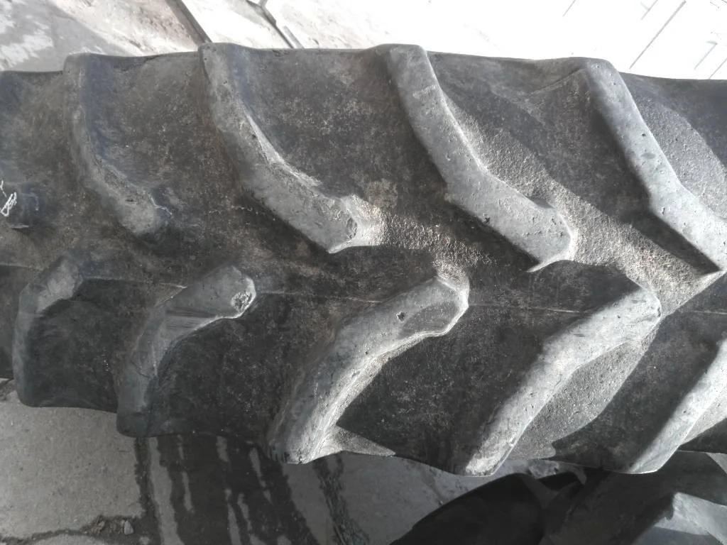 Used 520/85R42 157A8 Goodyear Ultratorque Radial DT 712 TL R-1 80-85% On 18 x 42 10-13.19-11.07 DD image 3