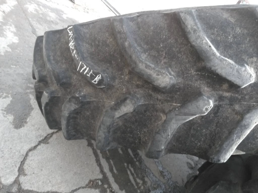 Used 520/85R42 157A8 Goodyear Ultratorque Radial DT 712 TL R-1 80-85% On 18 x 42 10-13.19-11.07 DD image 4