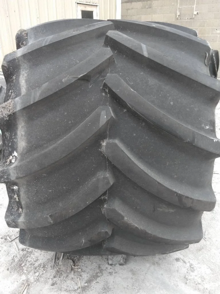 Used LSW1100/35R32 175D Goodyear Optitrac TL R-1W 90-95% On 32 x 40 12-16.732-14.620 image 2