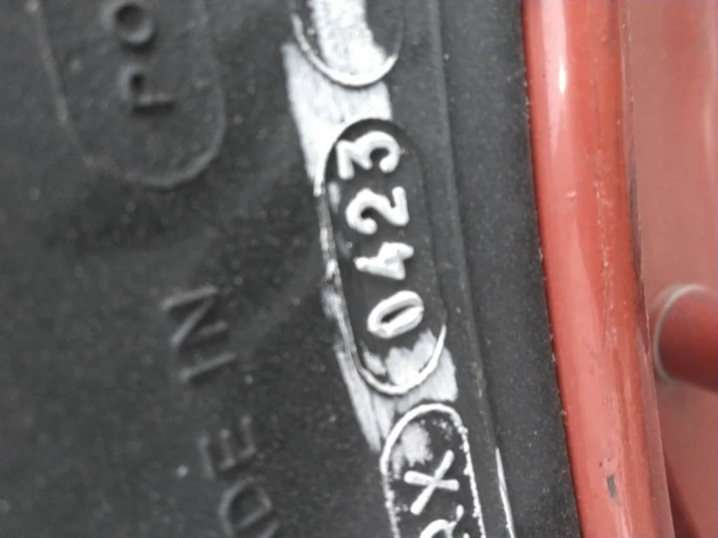 Used 380/85R34 142A8 Michelin Agribib 2 TL TL R-1W 85-90% 13 x 34 10-13.19-11.07 Rim & Rail / Disc image 2