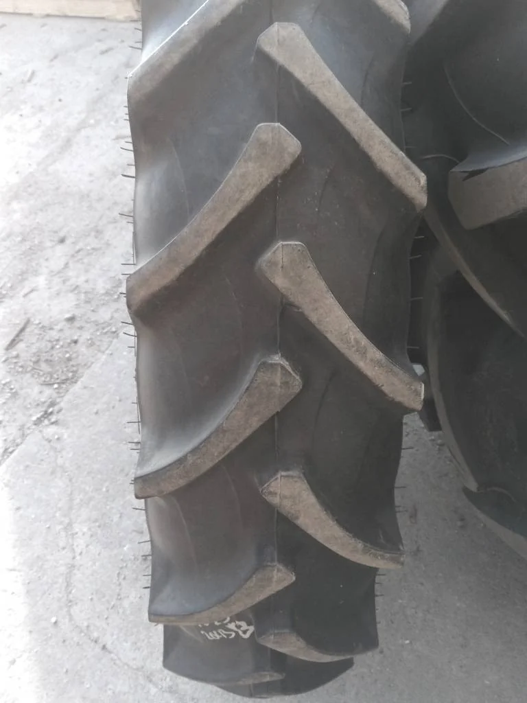 Used 9.5-24 102A8 Galaxy Agritrac 2 TL R-1 90-95% On 8 x 24 8-10.82-8.78 4/2 Clamp With Disc image 3