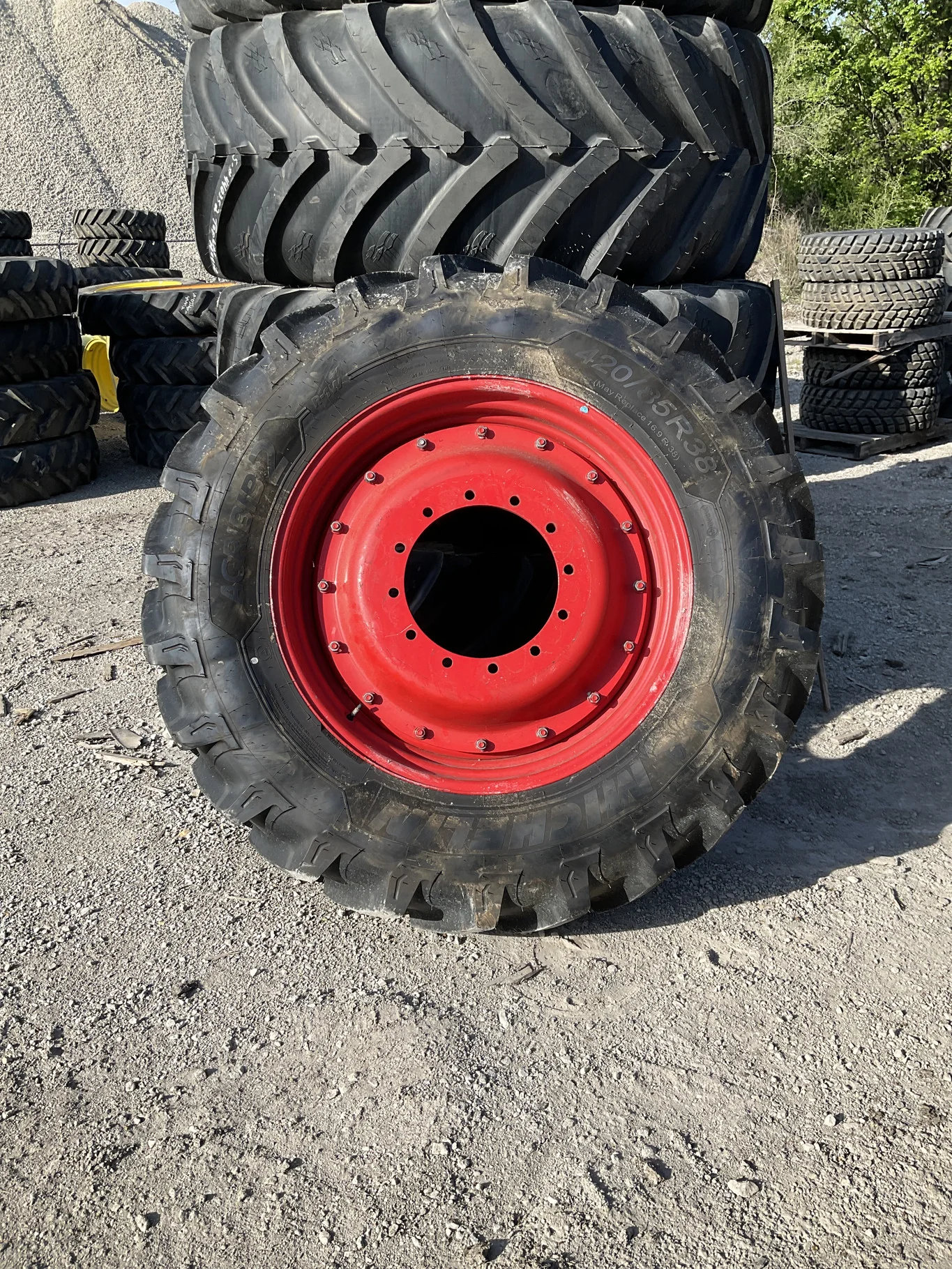 Used 420/85R38 149A8 Michelin Agribib2 TL R-1W 85-90% On 13 x 38 12-16.732-14.620 14"BS Moveero Red image 2