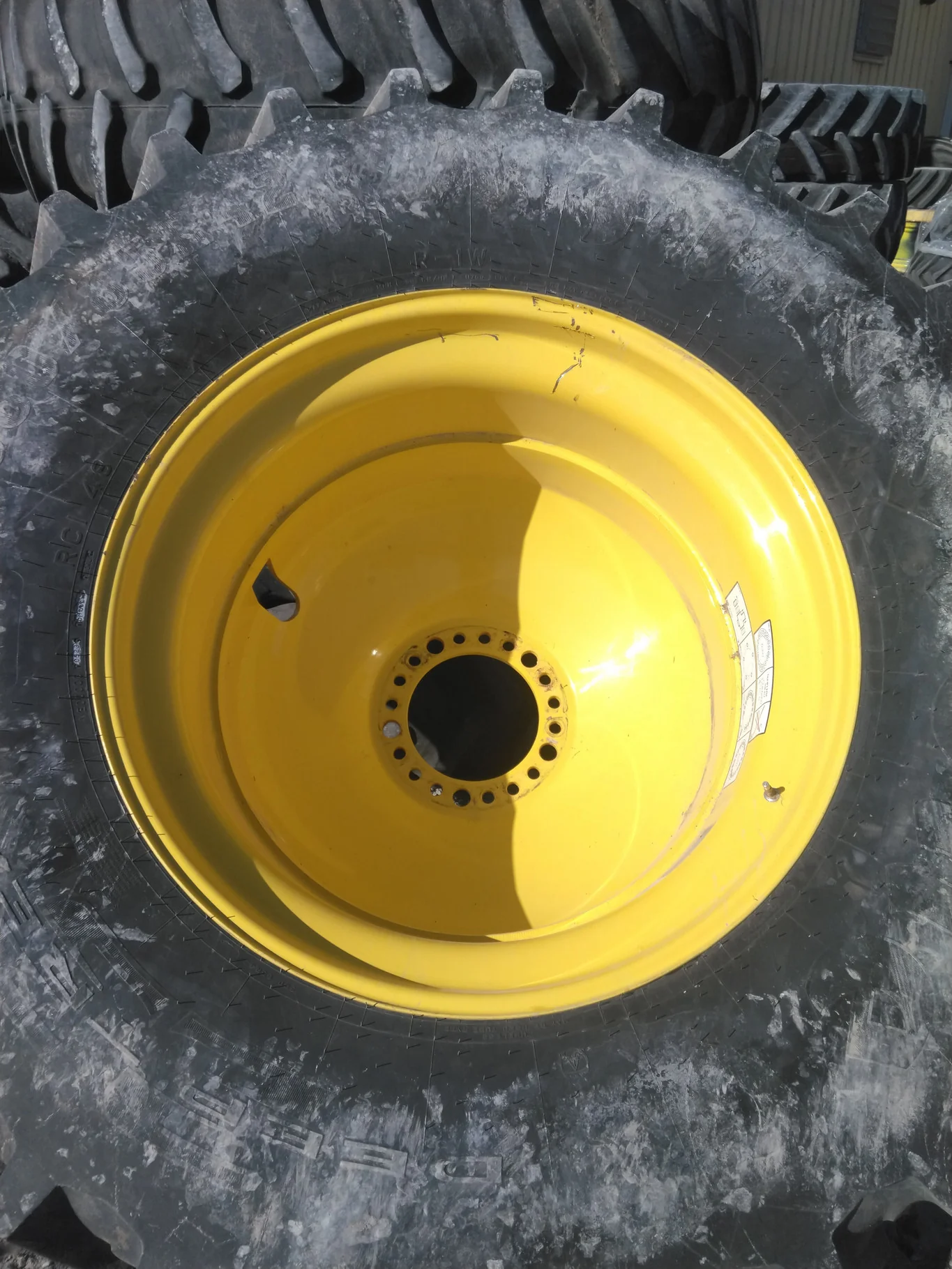 Used 580/85R42 166B FS DT TL R-1W 80-85% On 18 x 42 20-13.19-10.5 5"BS Titan Yellow Dolly Dual