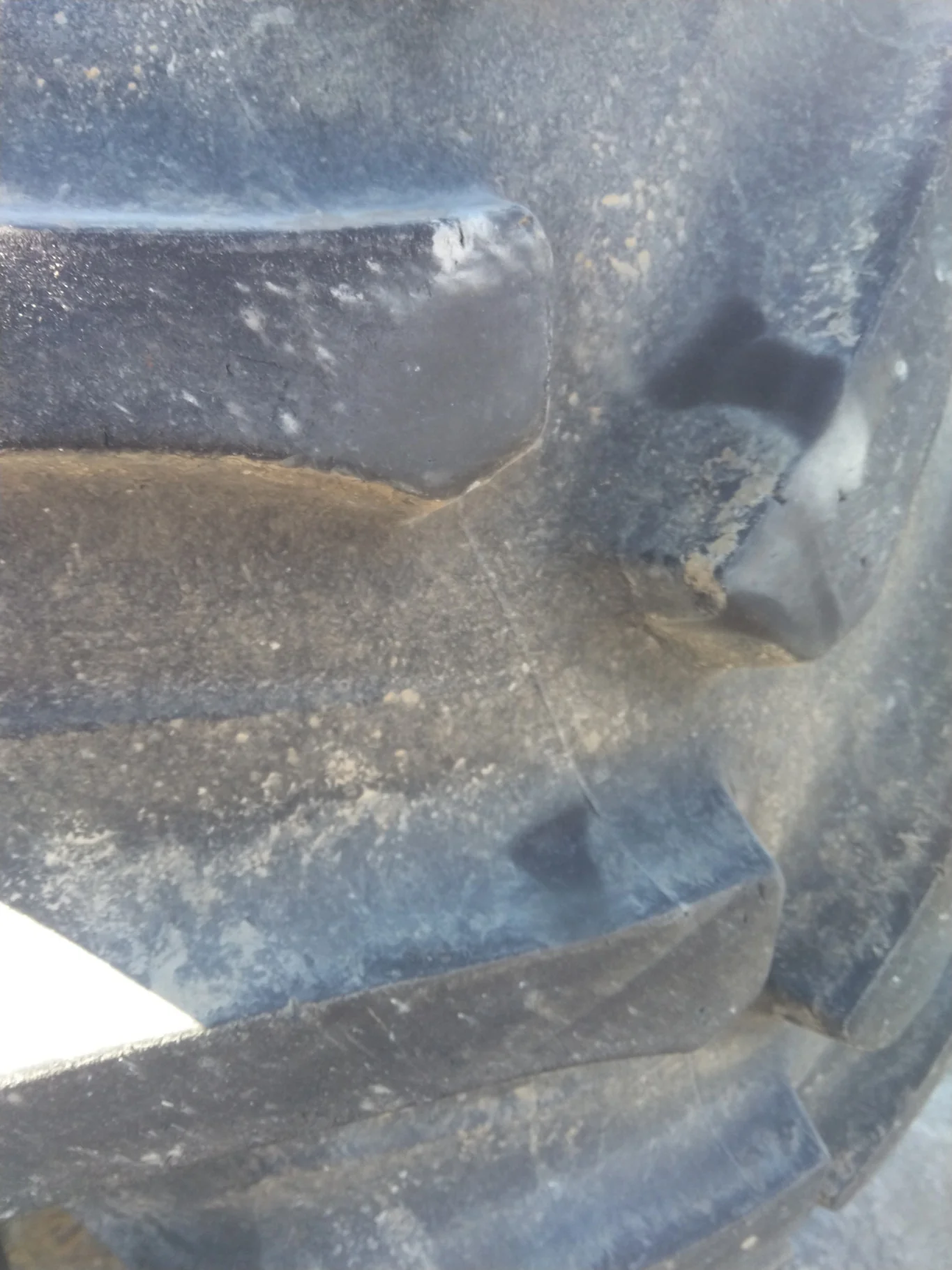 Used 580/85R42 166B FS DT TL R-1W 80-85% On 18 x 42 20-13.19-10.5 5"BS Titan Yellow Dolly Dual image 3