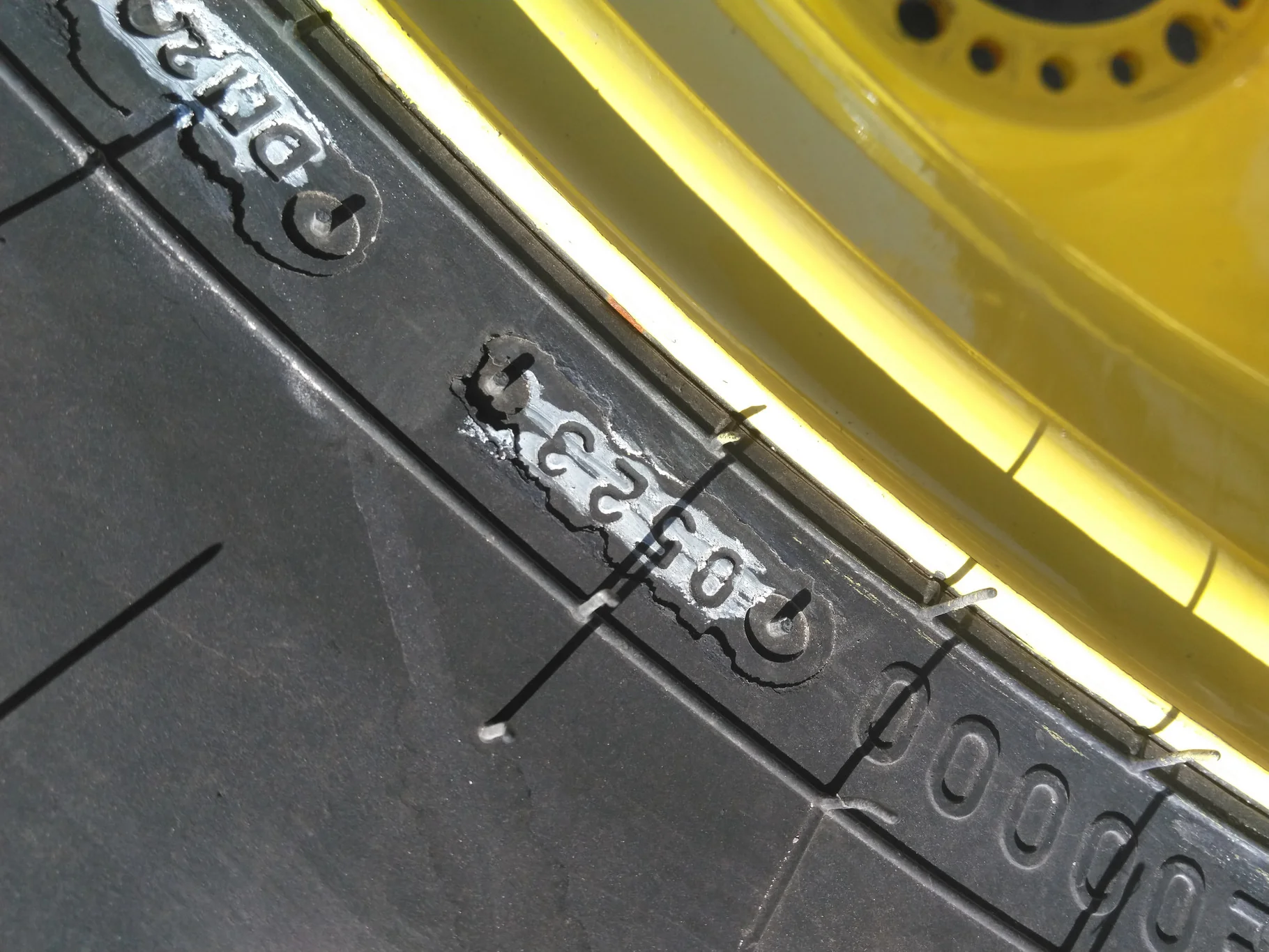 Used 580/85R42 166B FS DT TL R-1W 80-85% On 18 x 42 20-13.19-10.5 5"BS Titan Yellow Dolly Dual image 6