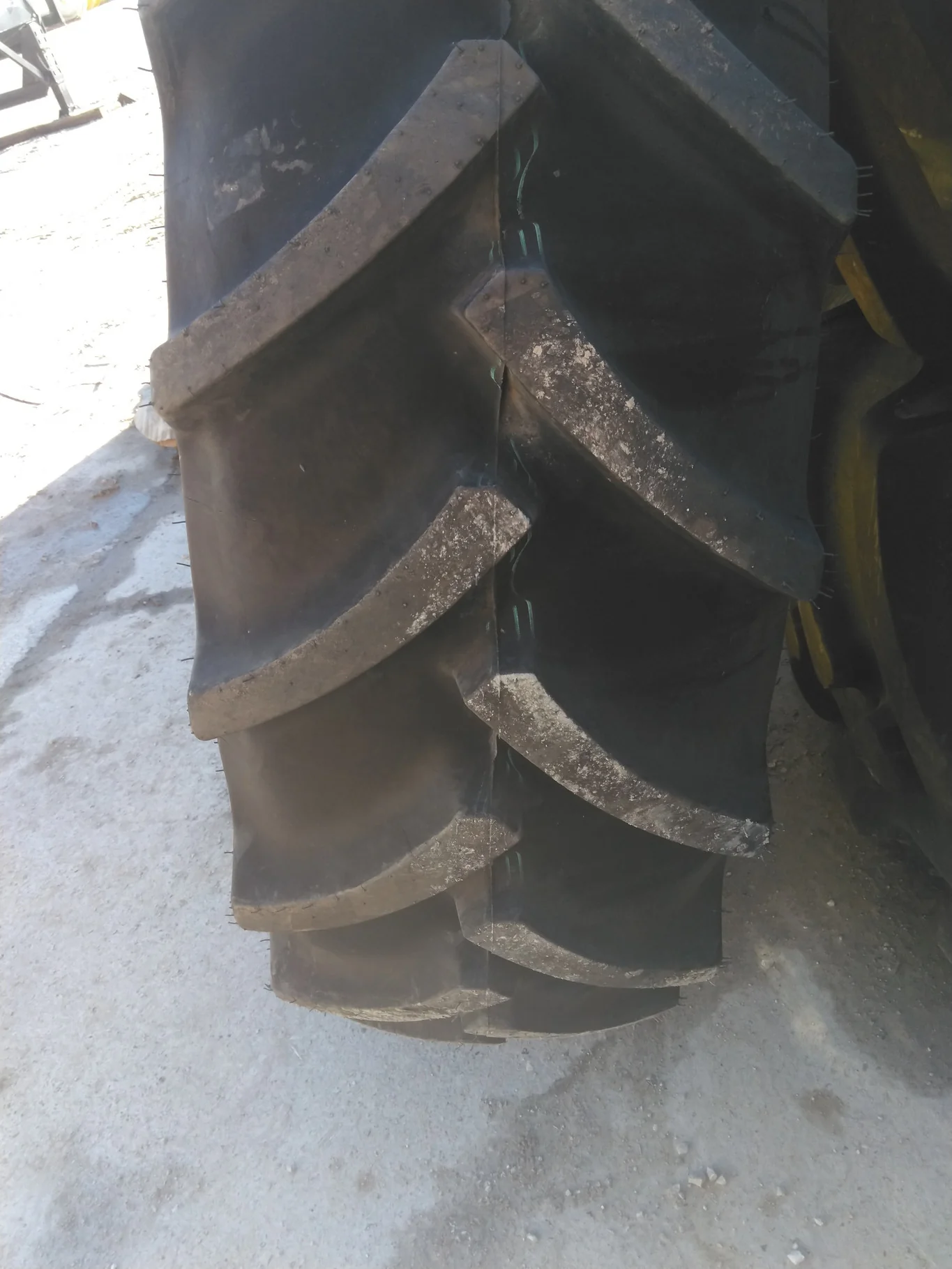Take-Off 380/85R34 146B Mitas AC85 TL R-1W 95-100% On 13 x 34 10-13.19-11.07 GKN Rail/Disc image 3