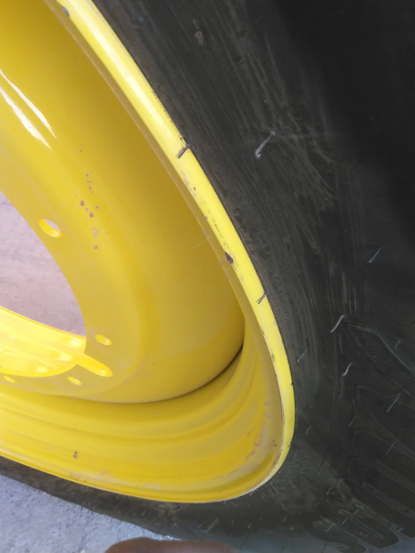 Take-Off 380/90R50 151B Mitas AC85 TL R-1W 95-100% On 12 x 50 12-32.047-30.07 Rim & Rail