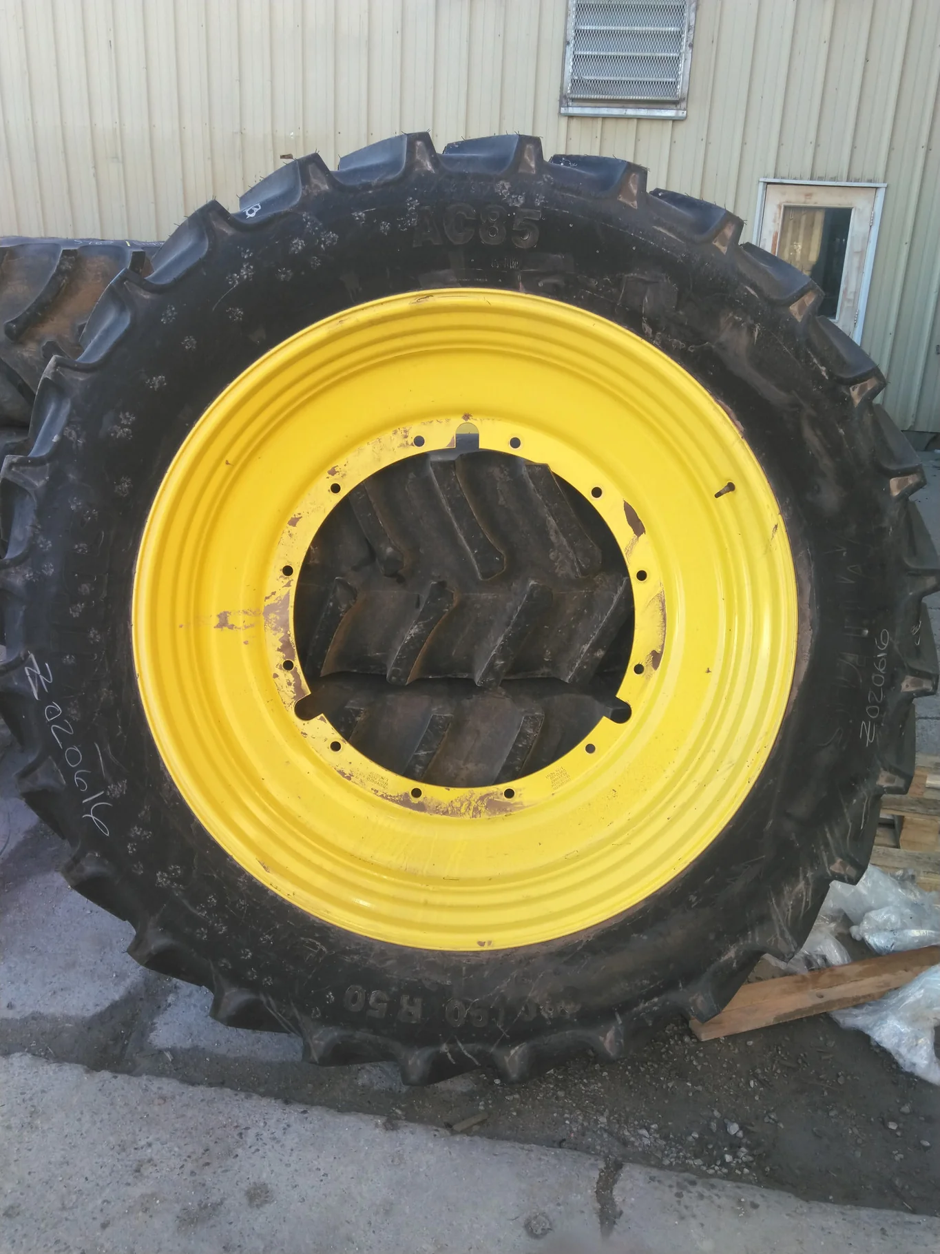 Take-Off 380/90R50 151B Mitas AC85 TL R-1W 95-100% On 12 x 50 12-32.047-30.07 Rim & Rail image 6