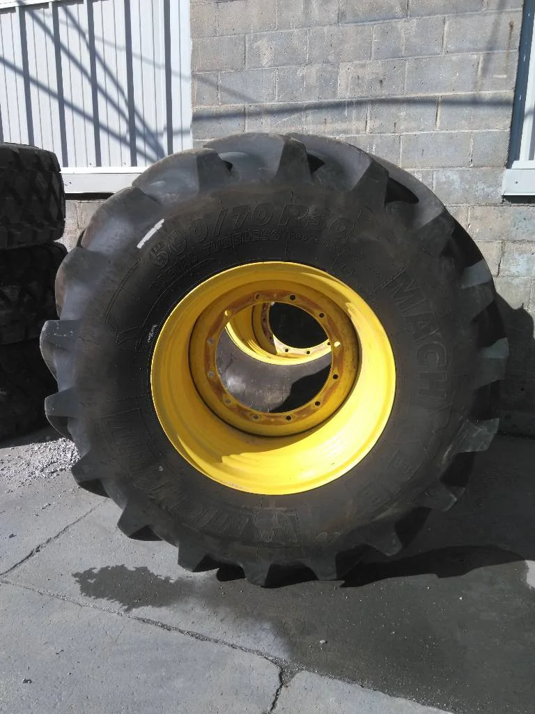 Used 600/70R30 158D Michelin MachXBib TL R-1W 85-90% On 20 x 30 12-19.685-17.651 1 Piece Wheel