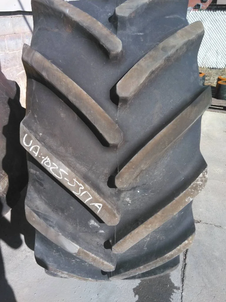 Used 600/70R30 158D Michelin MachXBib TL R-1W 85-90% On 20 x 30 12-19.685-17.651 1 Piece Wheel image 3