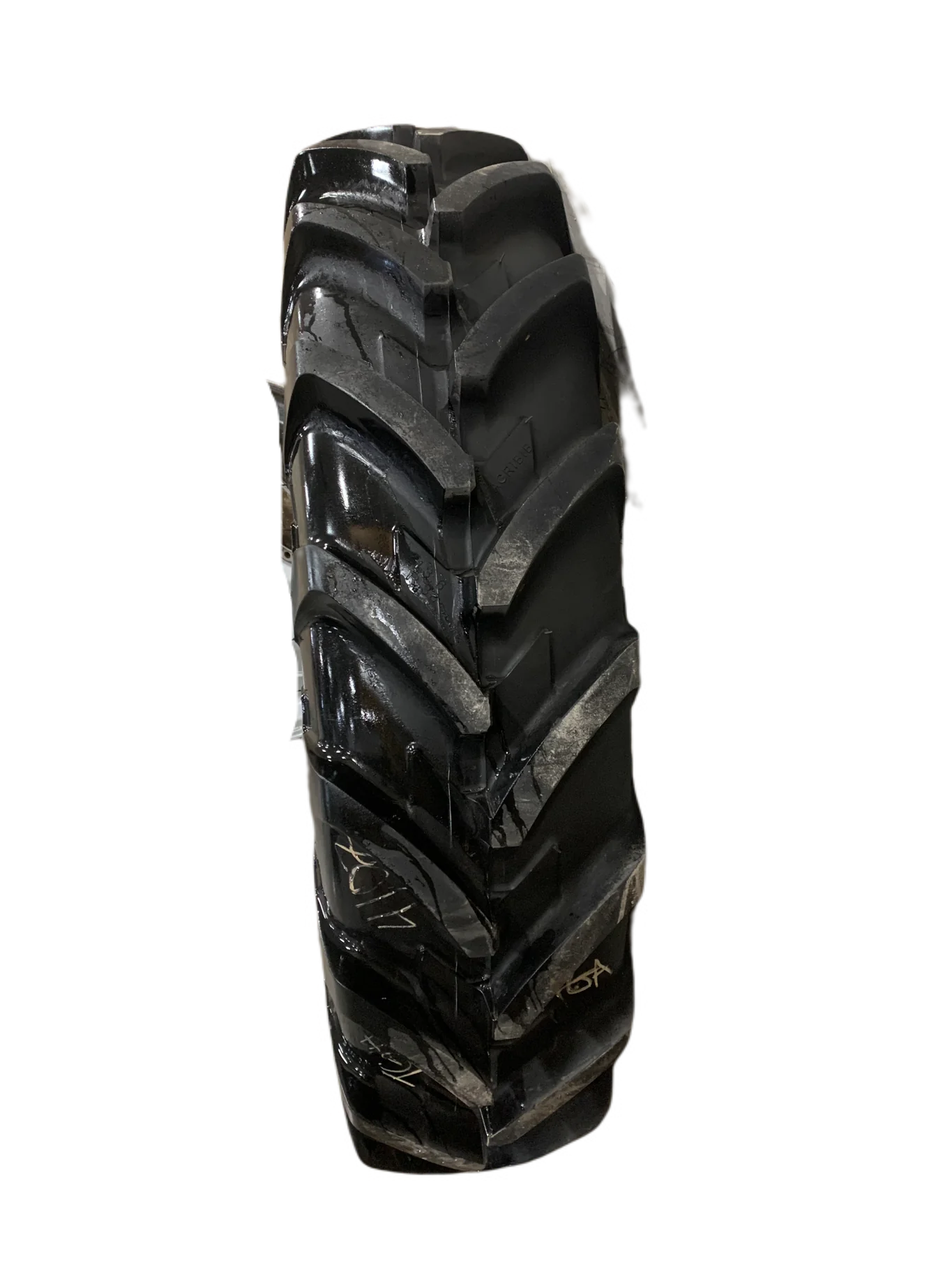 USED 340/85R38 (13.6R38) Michelin Agribib 125B TL 90% on a 12 X 38 Case Silver GKN Waffle Wheel (2 image 4