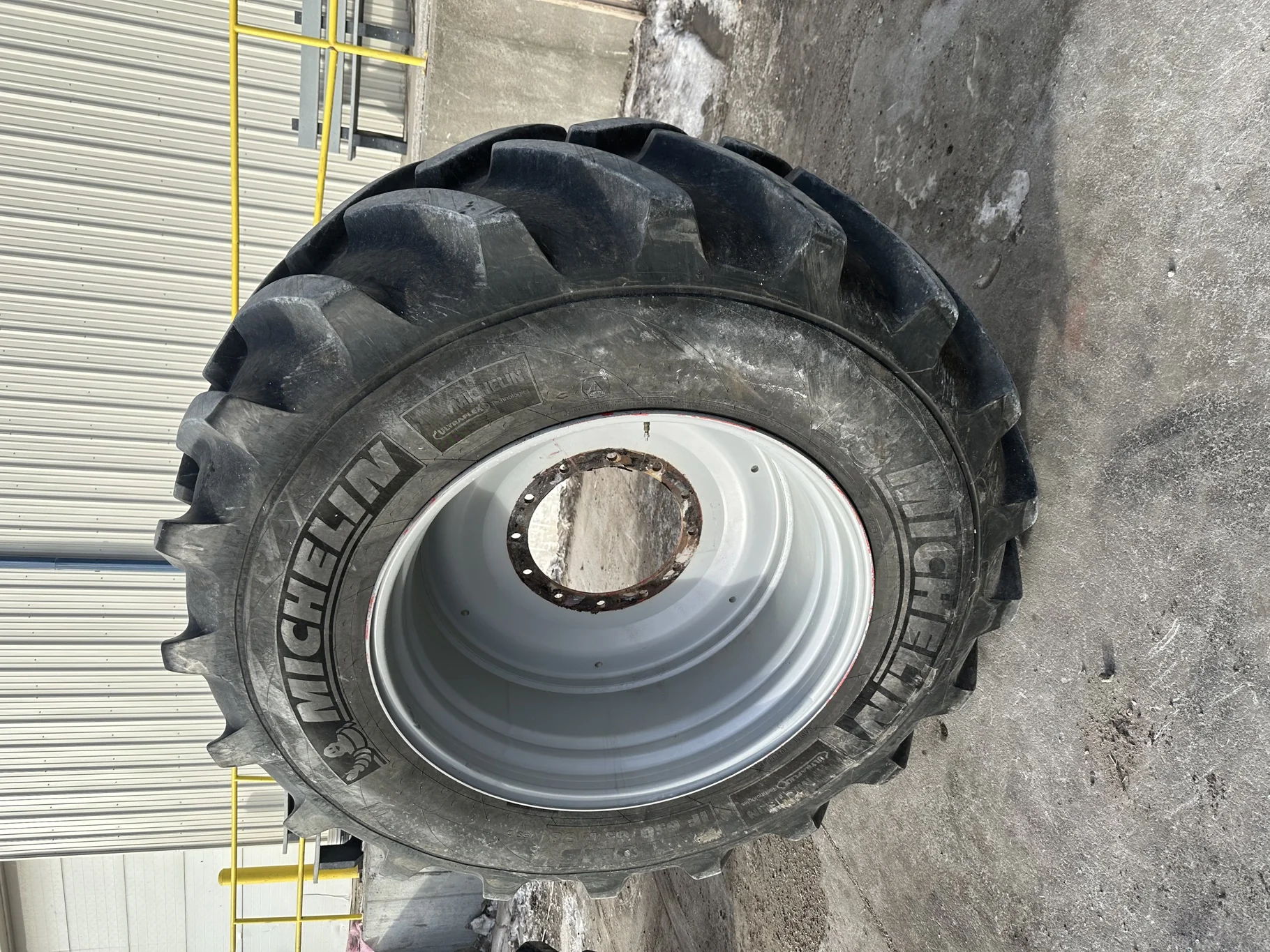 Used IF650/65R38 Michelin AxioBib R1W 169D 85% on 23 x 38 Agco Gray Wheel 12-16.732-14.62 9.875BS