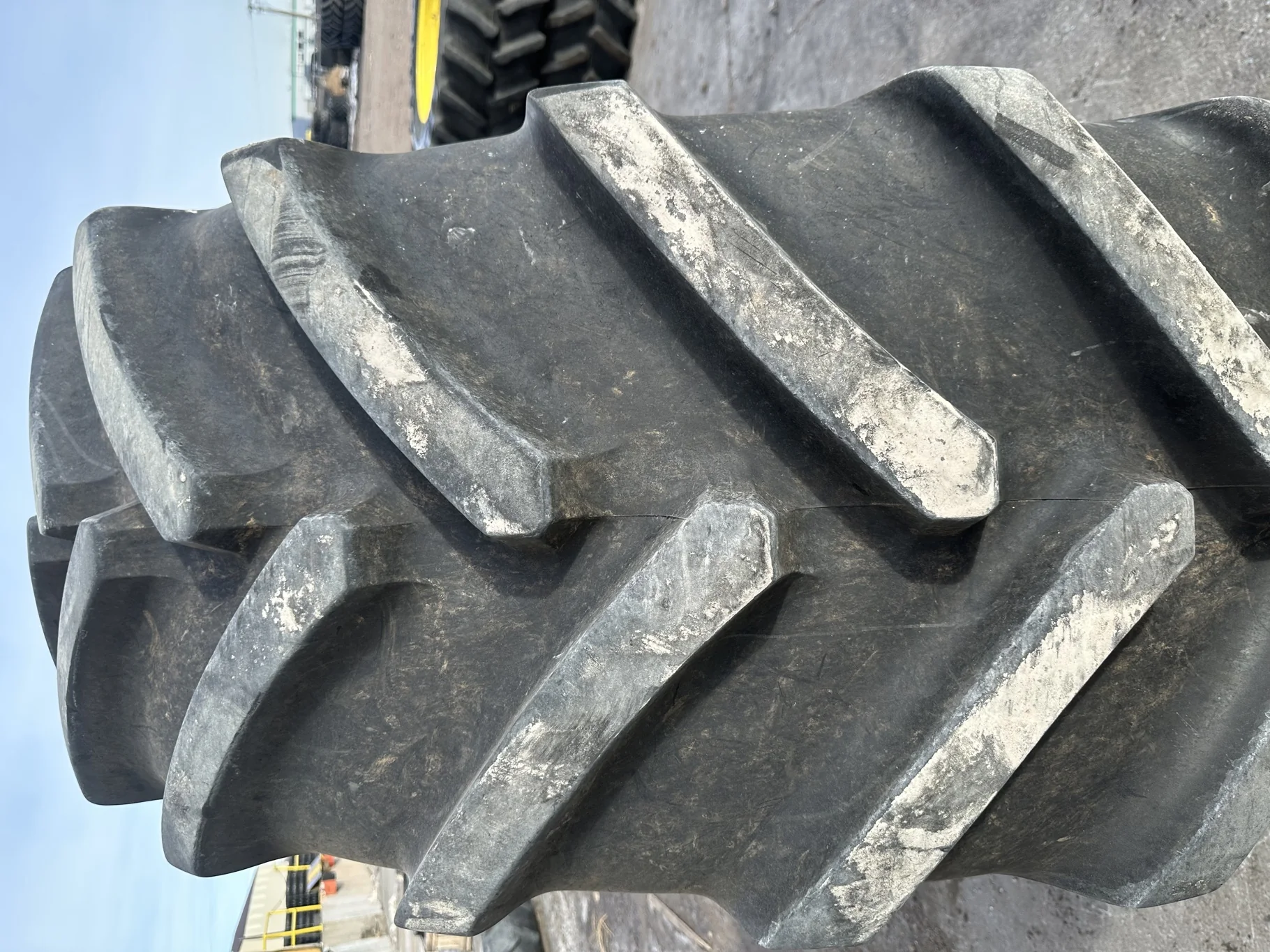 Used IF650/65R38 Michelin AxioBib R1W 169D 85% on 23 x 38 Agco Gray Wheel 12-16.732-14.62 9.875BS image 4