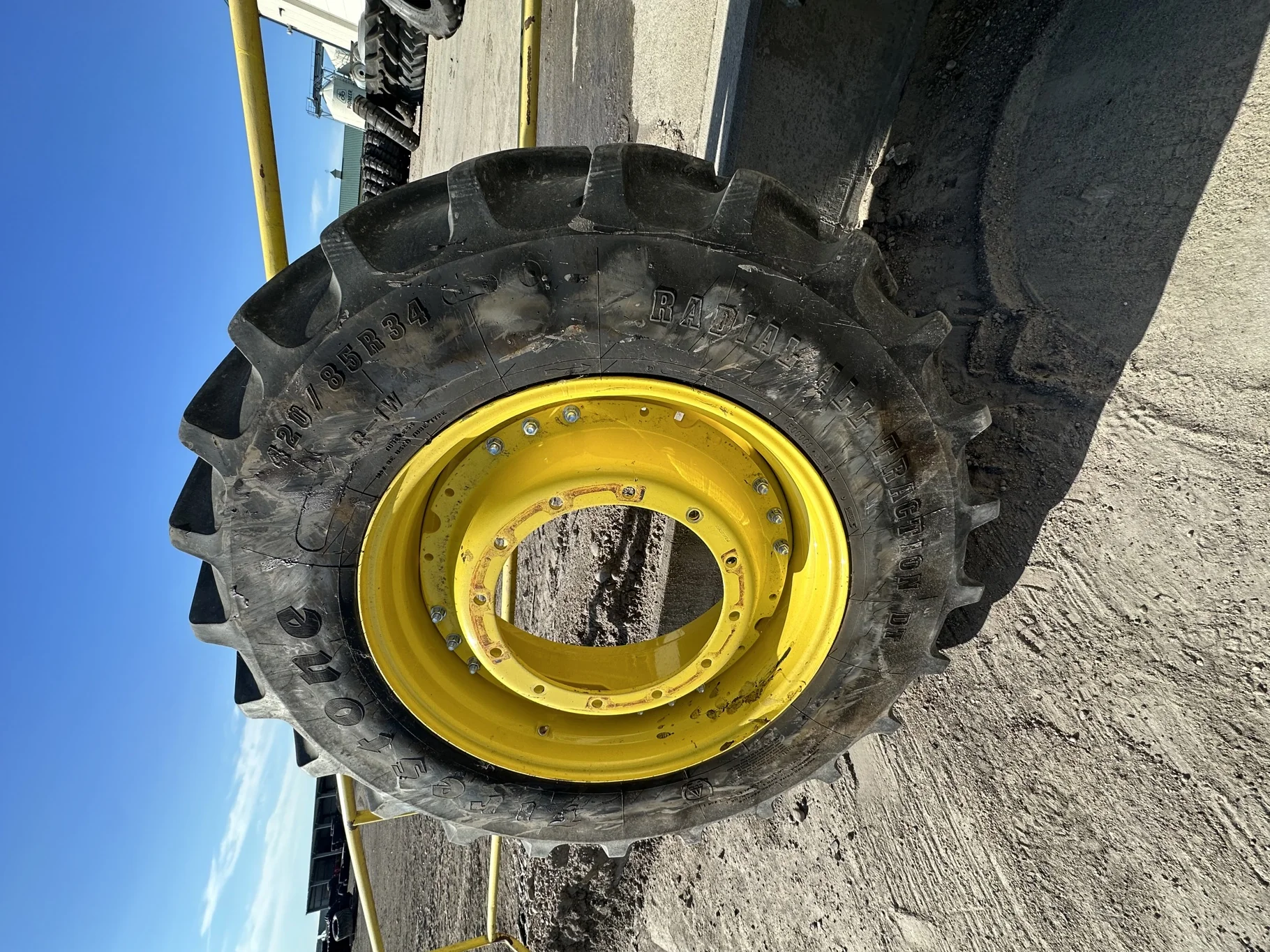 Used 85% 420/85R34 Firestone RAT DT R-1W 147A8 TL on 15 x 34 (12-19.732-17.64) JD Waffle