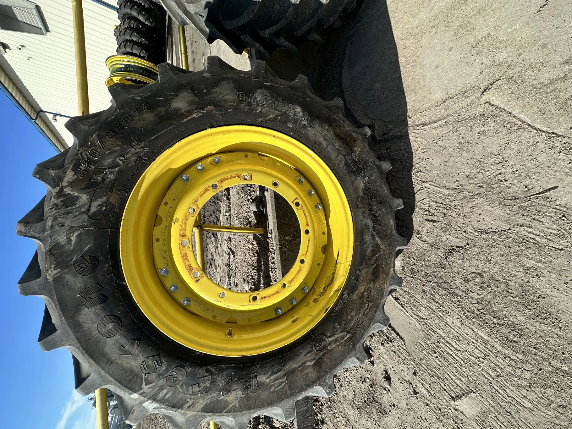 Used 85% 420/85R34 Firestone RAT DT R-1W 147A8 TL on 15 x 34 (12-19.732-17.64) JD Waffle image 2